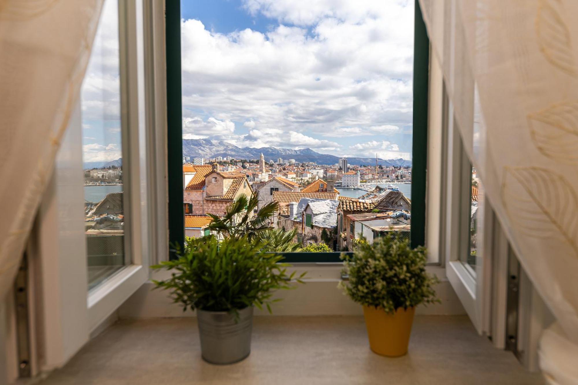 Apartment Romantic View Split