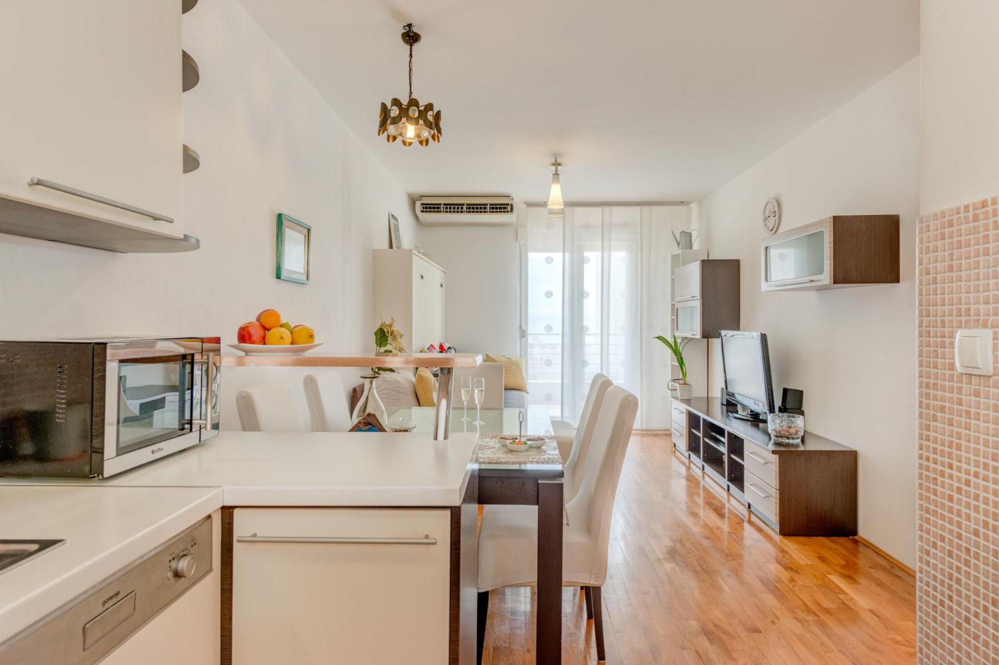 Apartman Comfy & Urban On Znjan Near *