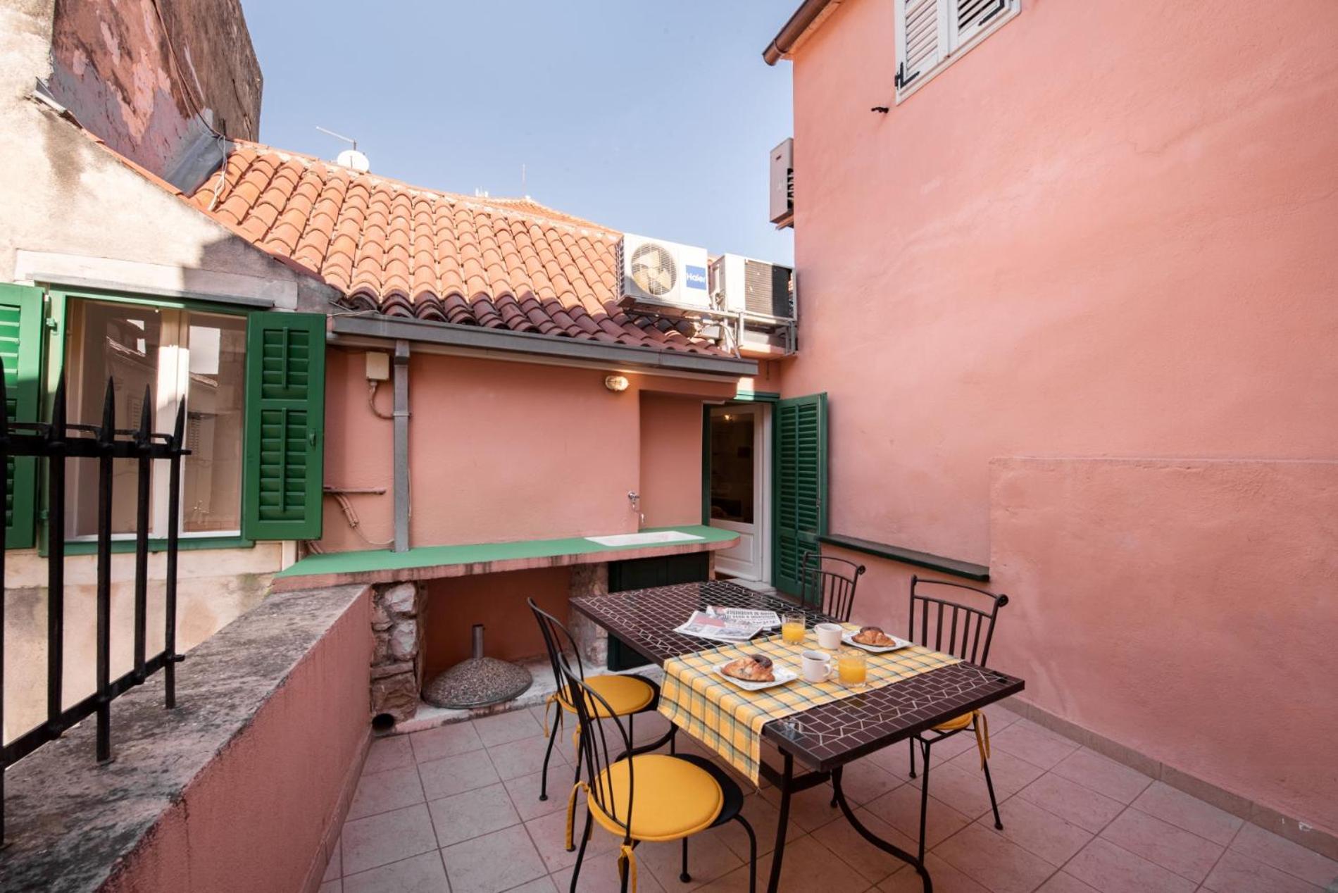 Duplex With Terrace In The Centar Apartamento