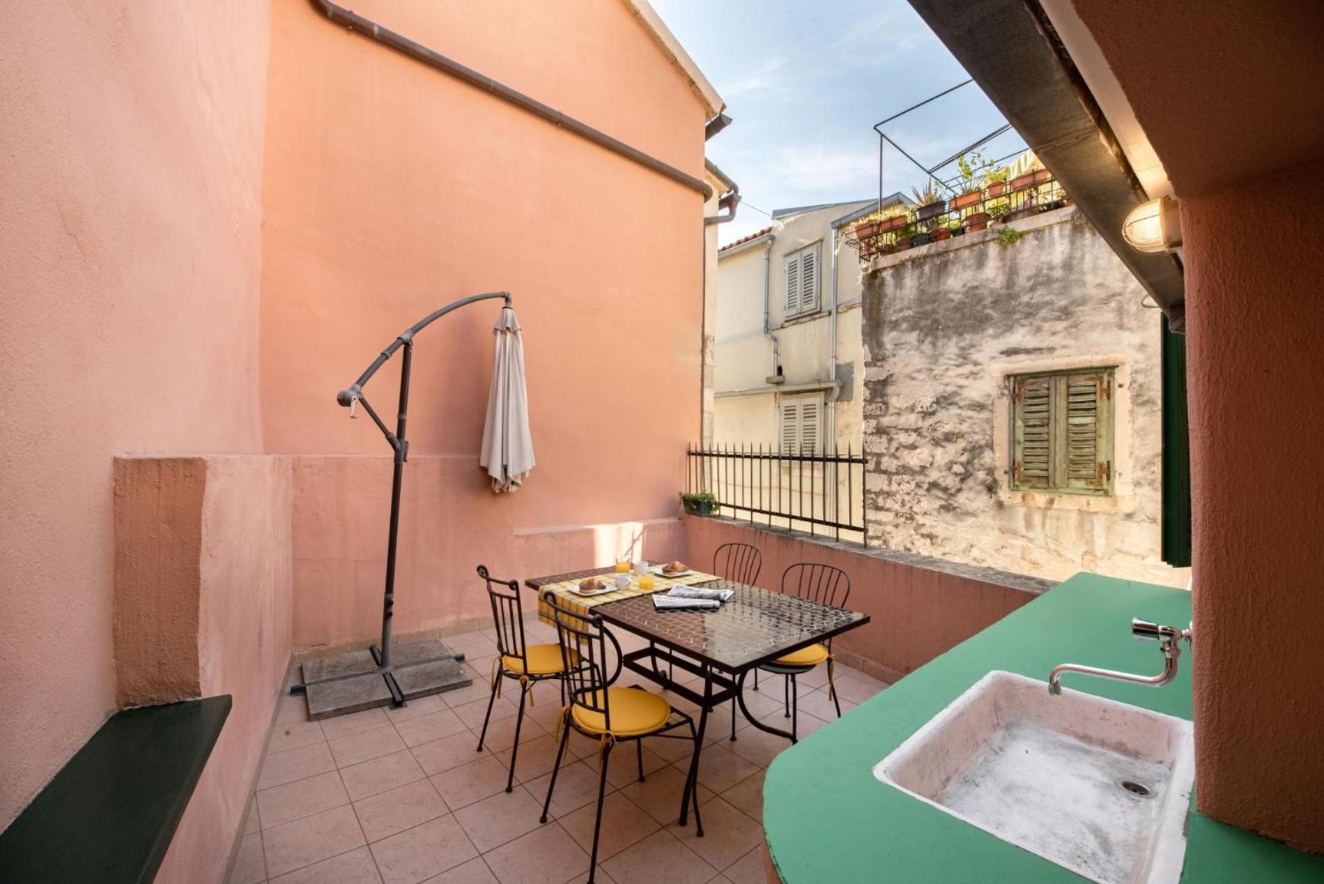 Apartment Duplex With Terrace In The Centar