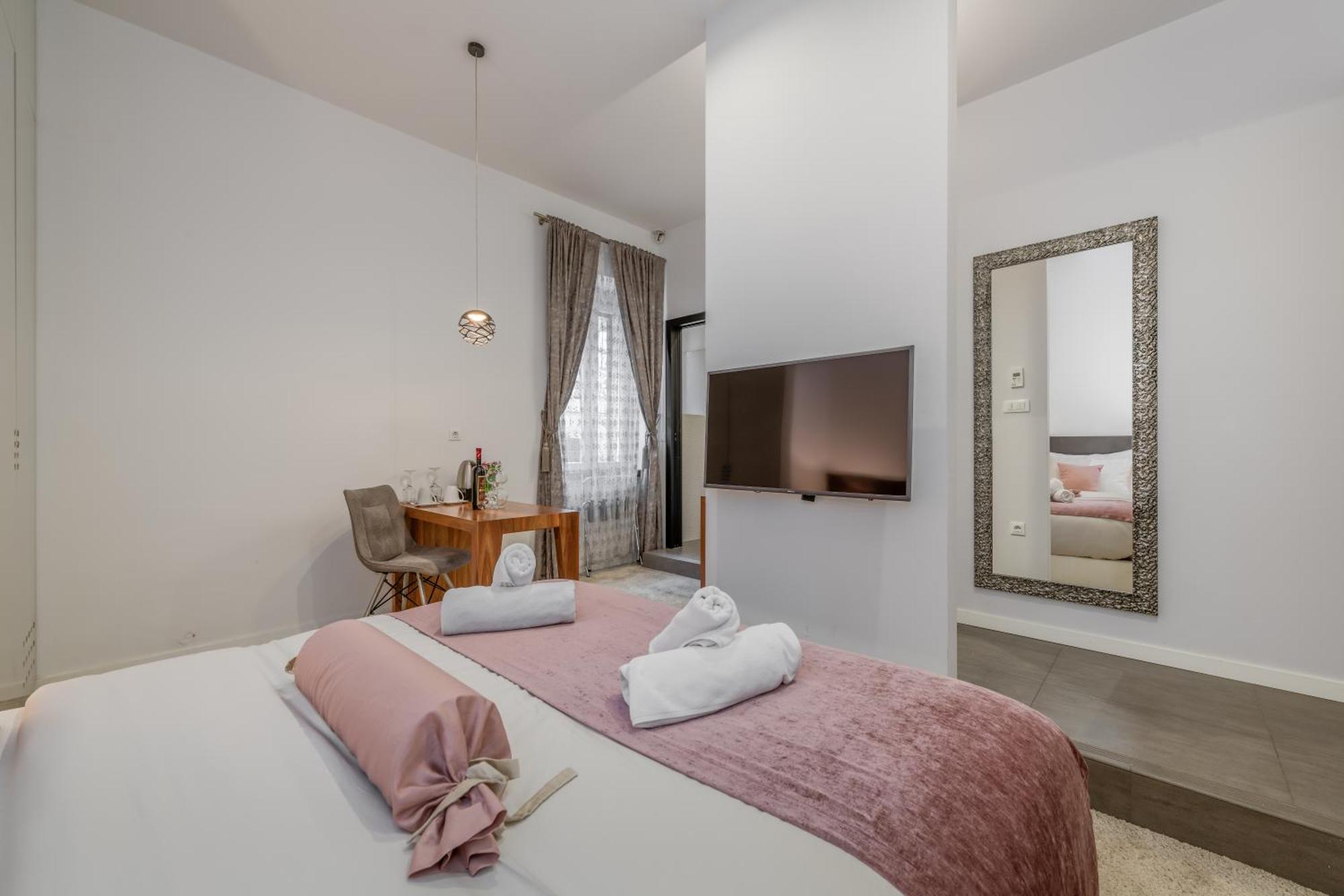Starlight Luxury Split