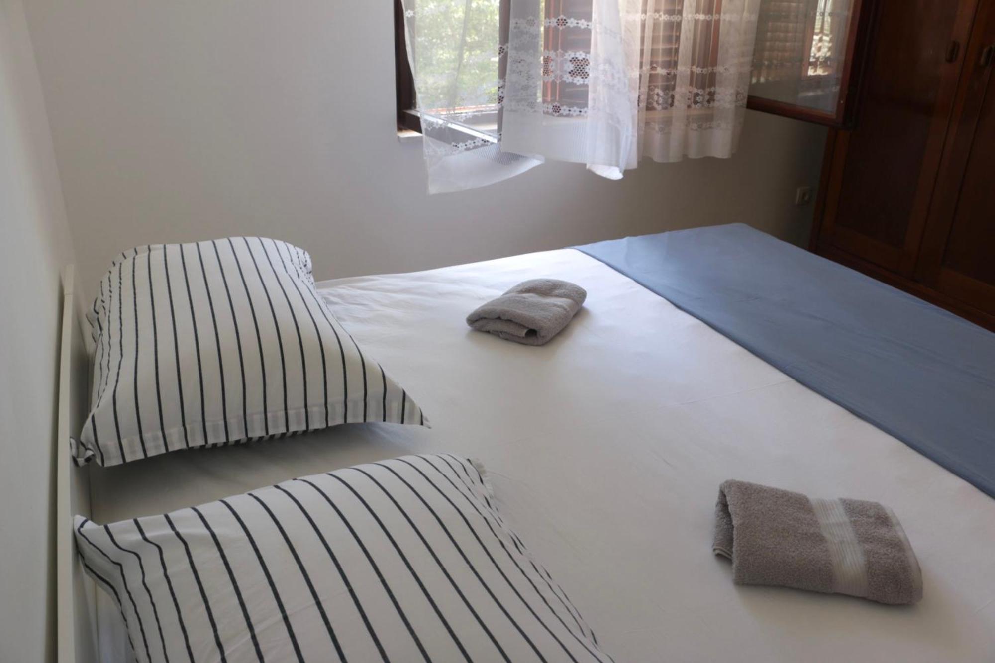 Beachfront Drazen, With Garden And Parking *