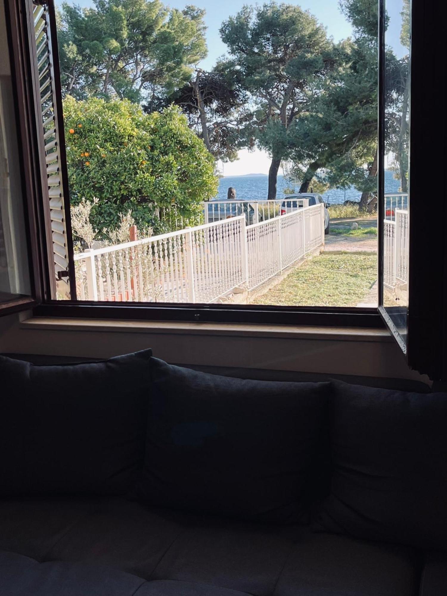 Beachfront Drazen, With Garden And Parking Apartment