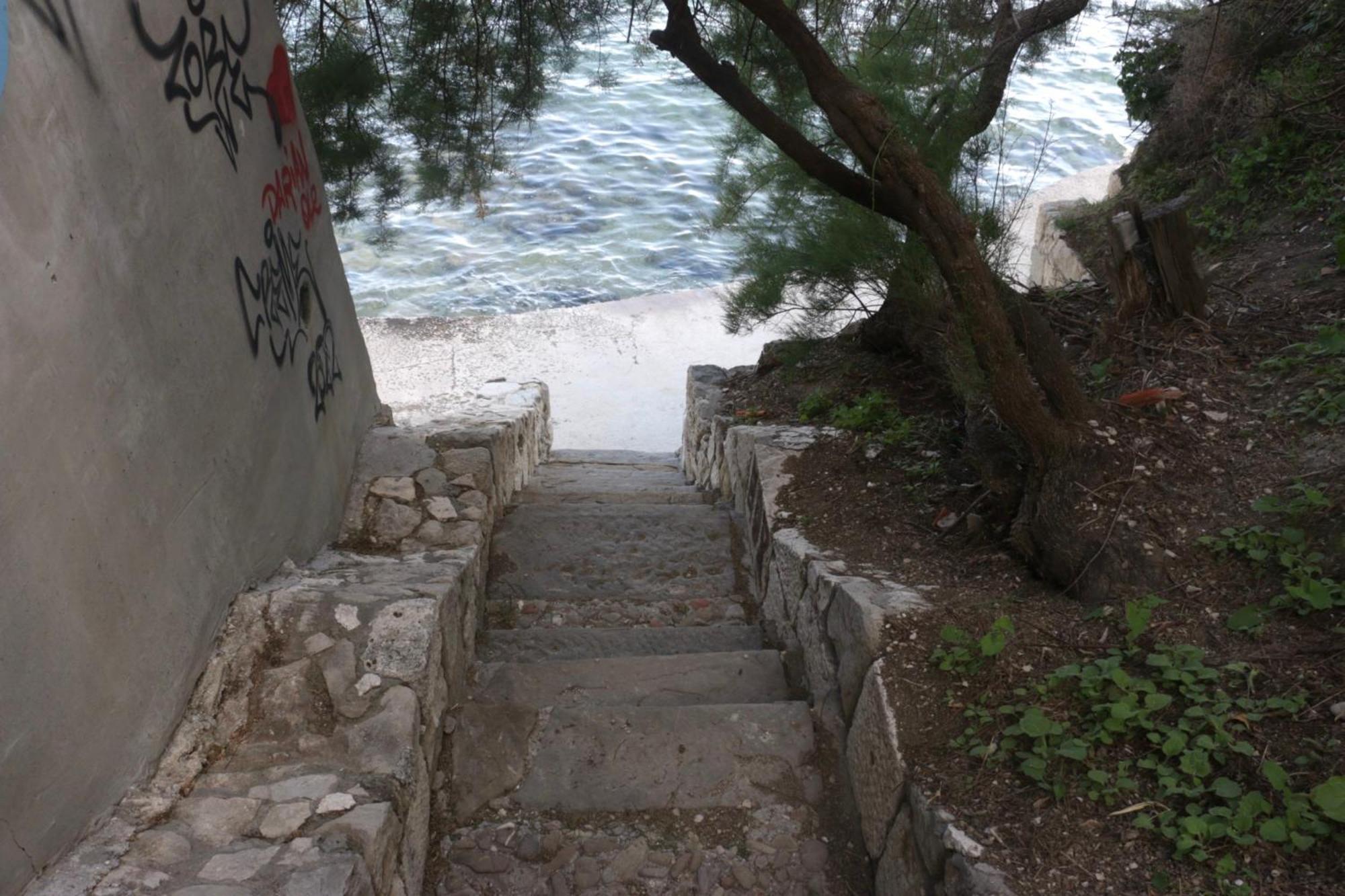 Beachfront Drazen, With Garden And Parking Apartment