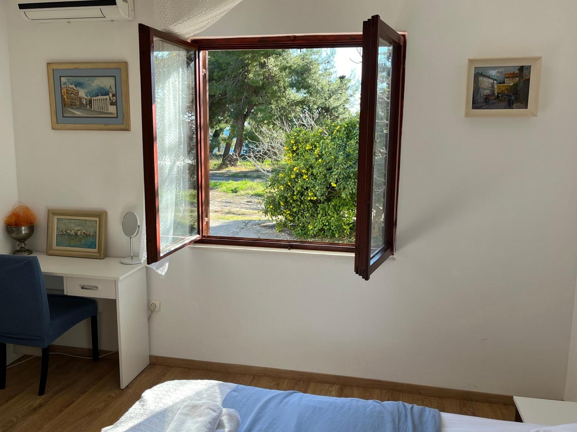 Apartment Beachfront Drazen, With Garden And Parking *
