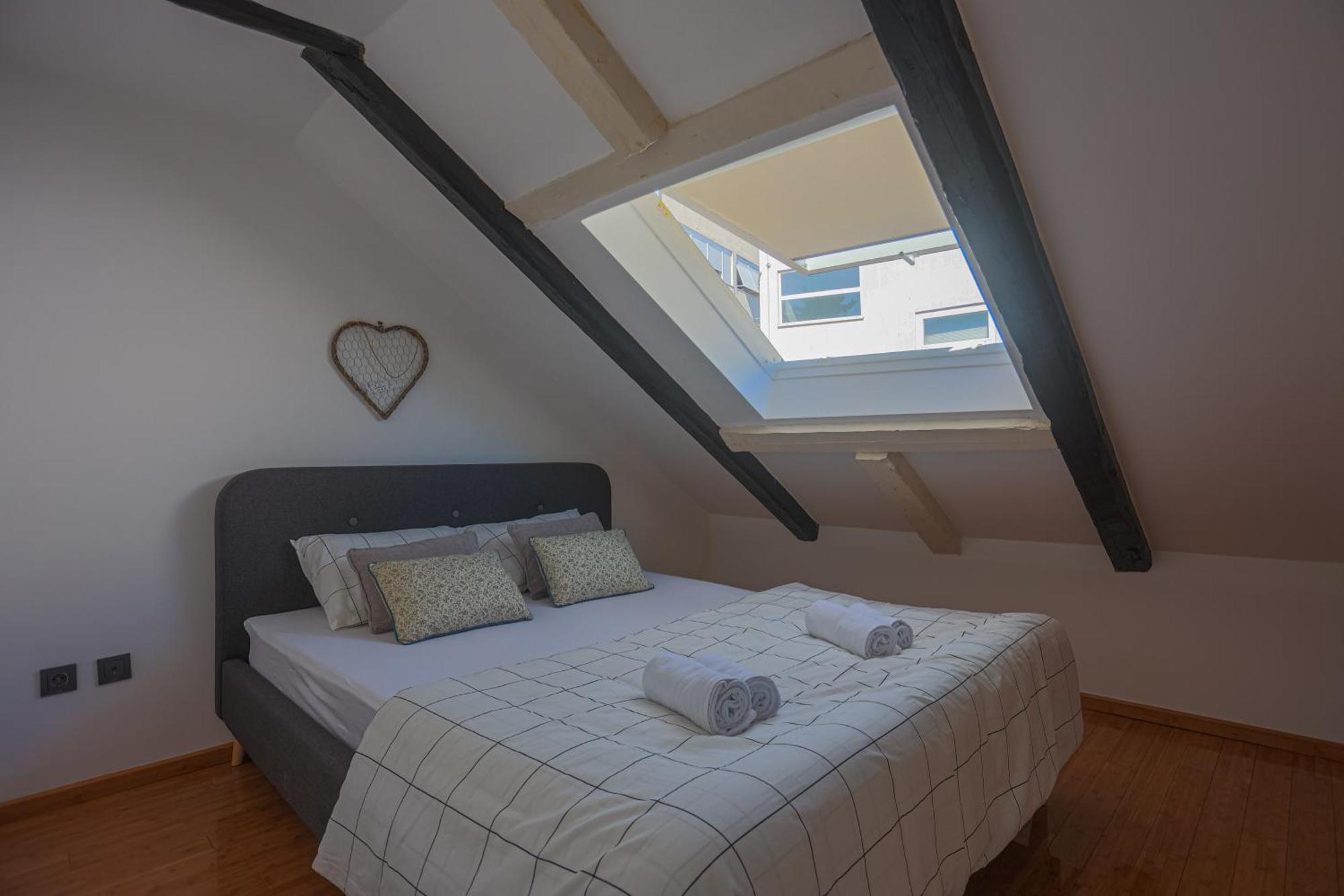 Luxattic *