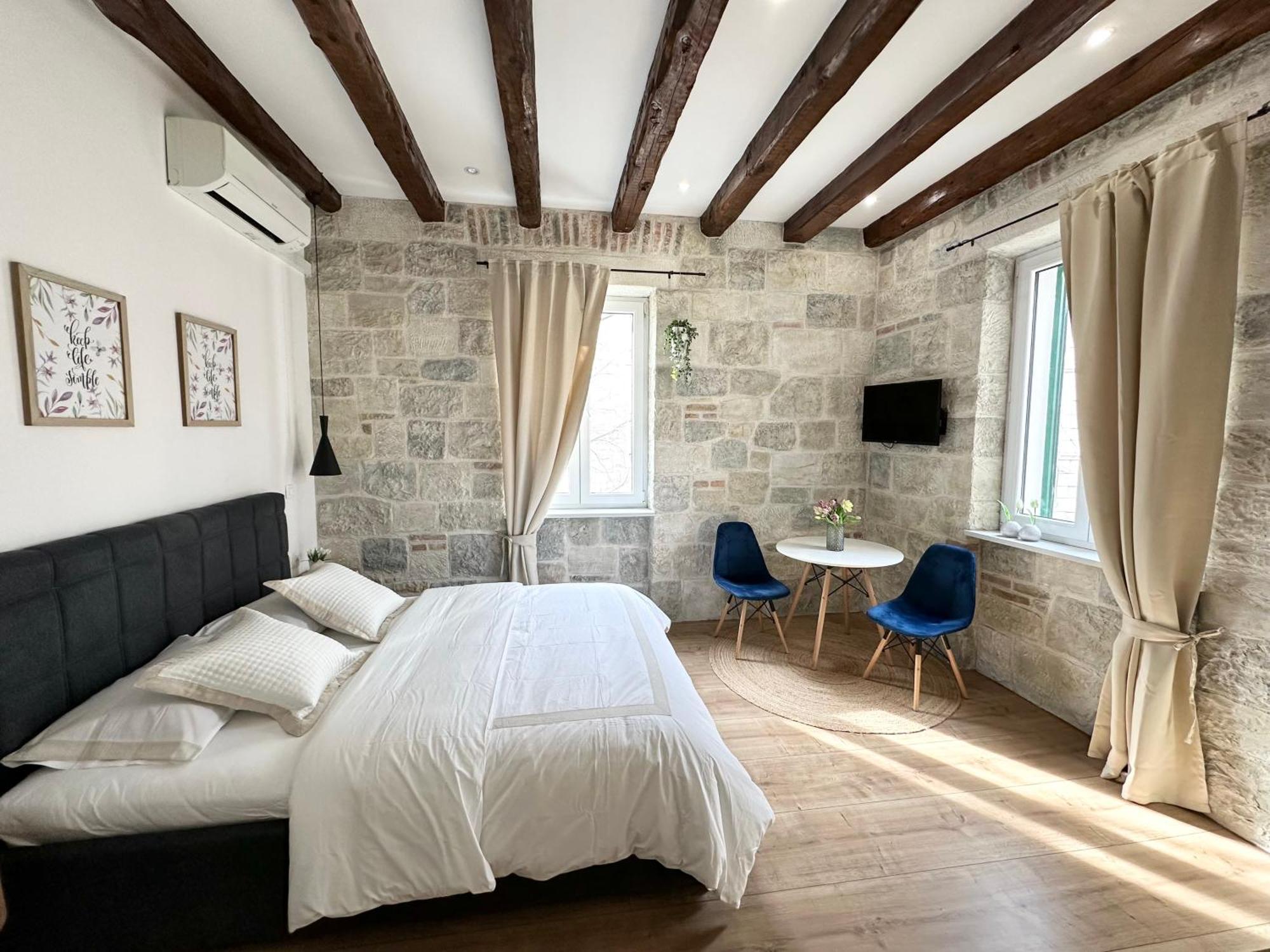 Agora Apartment