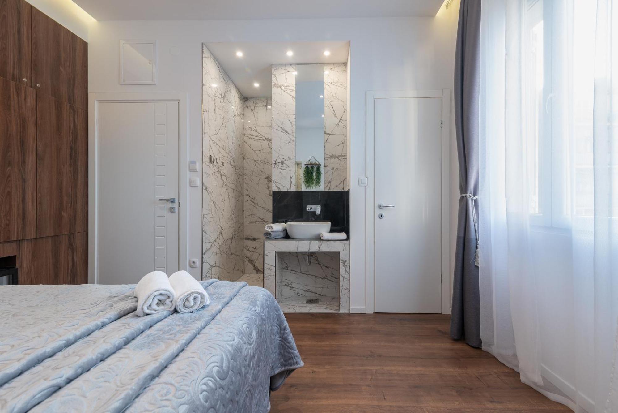 Antares Luxury 3* Split