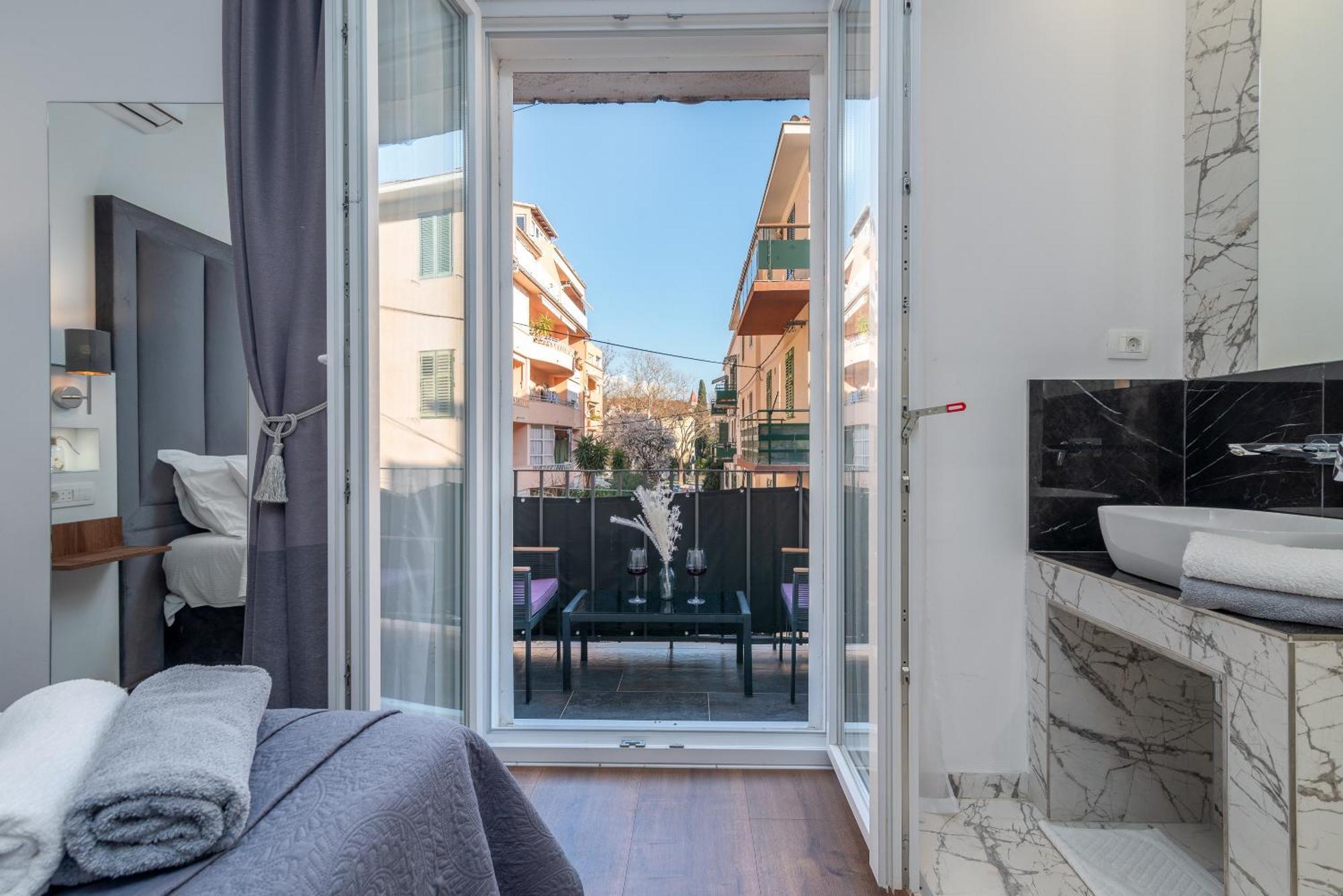 Antares Luxury 2 *