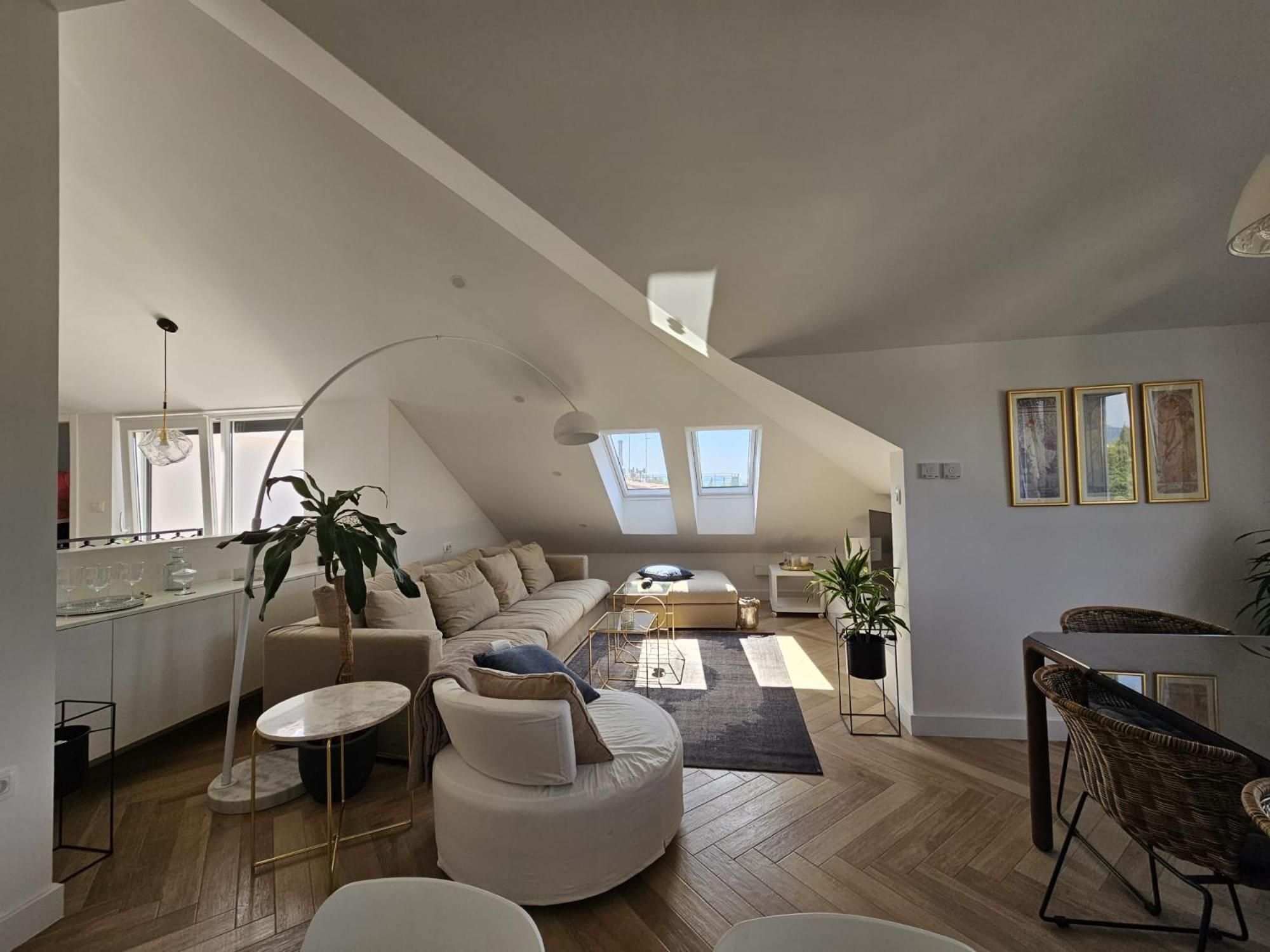 Penthouse Bavis - Brand New Luxurious 3-br - Location In The Center Next To The - Sea View - Buralux Properties Apartamento Split