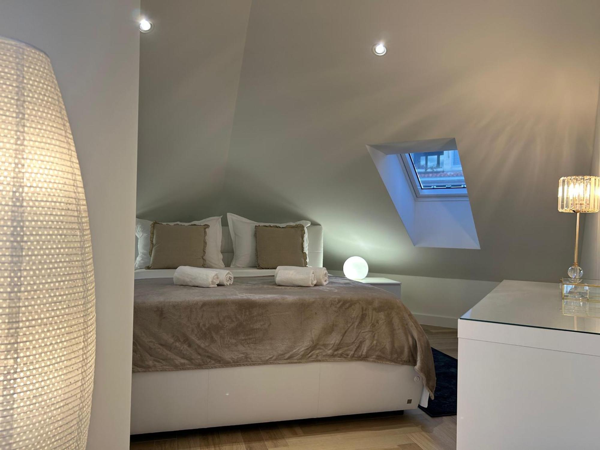 Penthouse Bavis - Brand New Luxurious 3-br - Location In The Center Next To The - Sea View - Buralux Properties Split