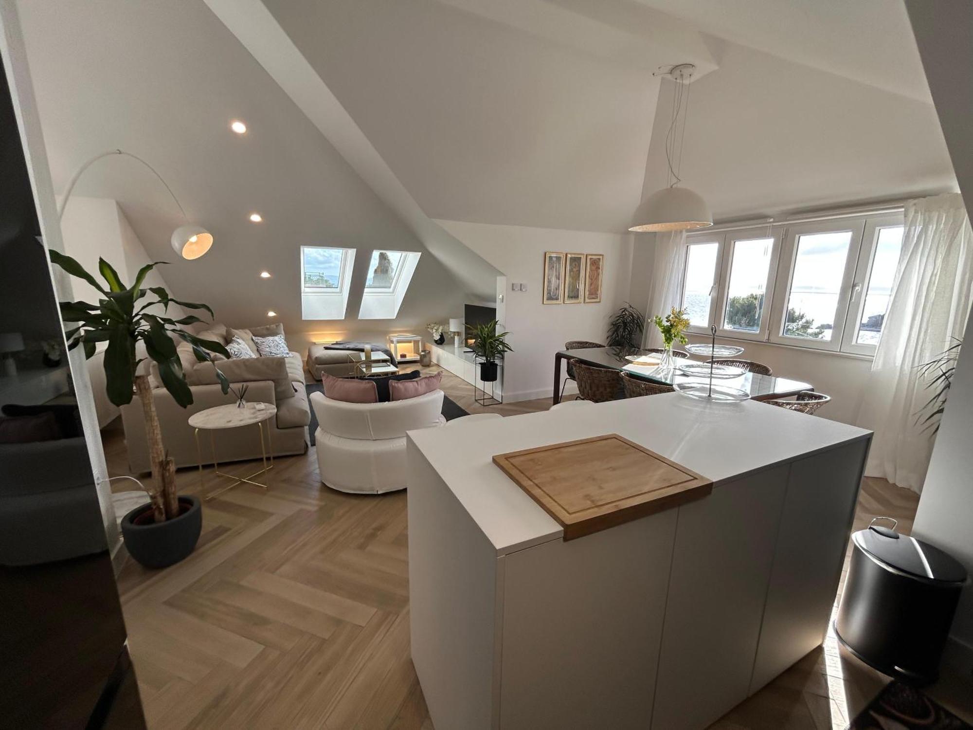 Penthouse Bavis - Brand New Luxurious 3-br - Location In The Center Next To The - Sea View - Buralux Properties Split
