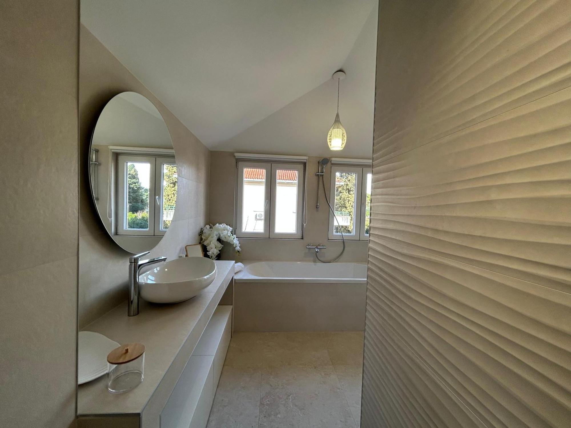 Penthouse Bavis - Brand New Luxurious 3-br - Location In The Center Next To The - Sea View - Buralux Properties *