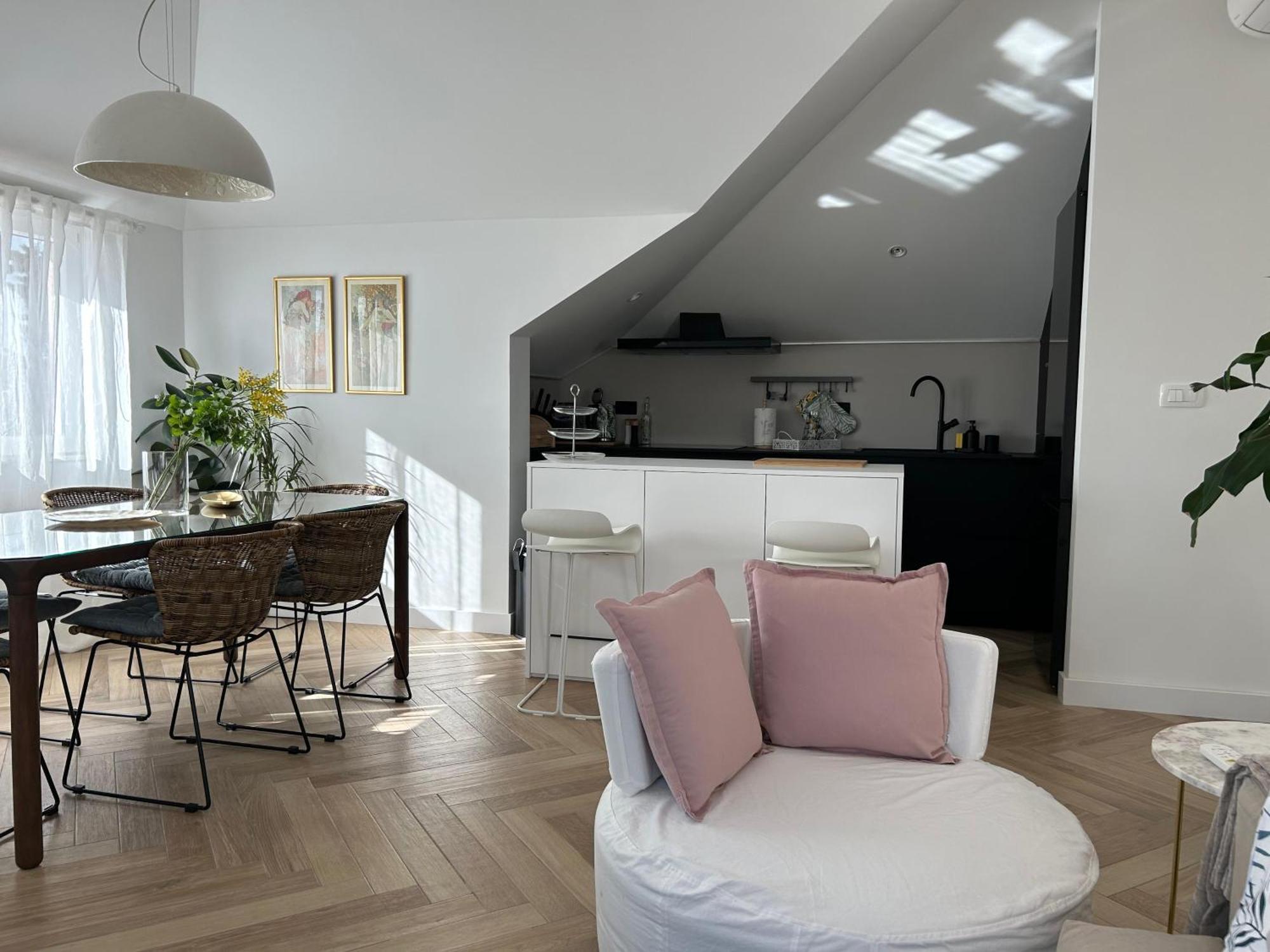 Penthouse Bavis - Brand New Luxurious 3-br - Location In The Center Next To The - Sea View - Buralux Properties * Split