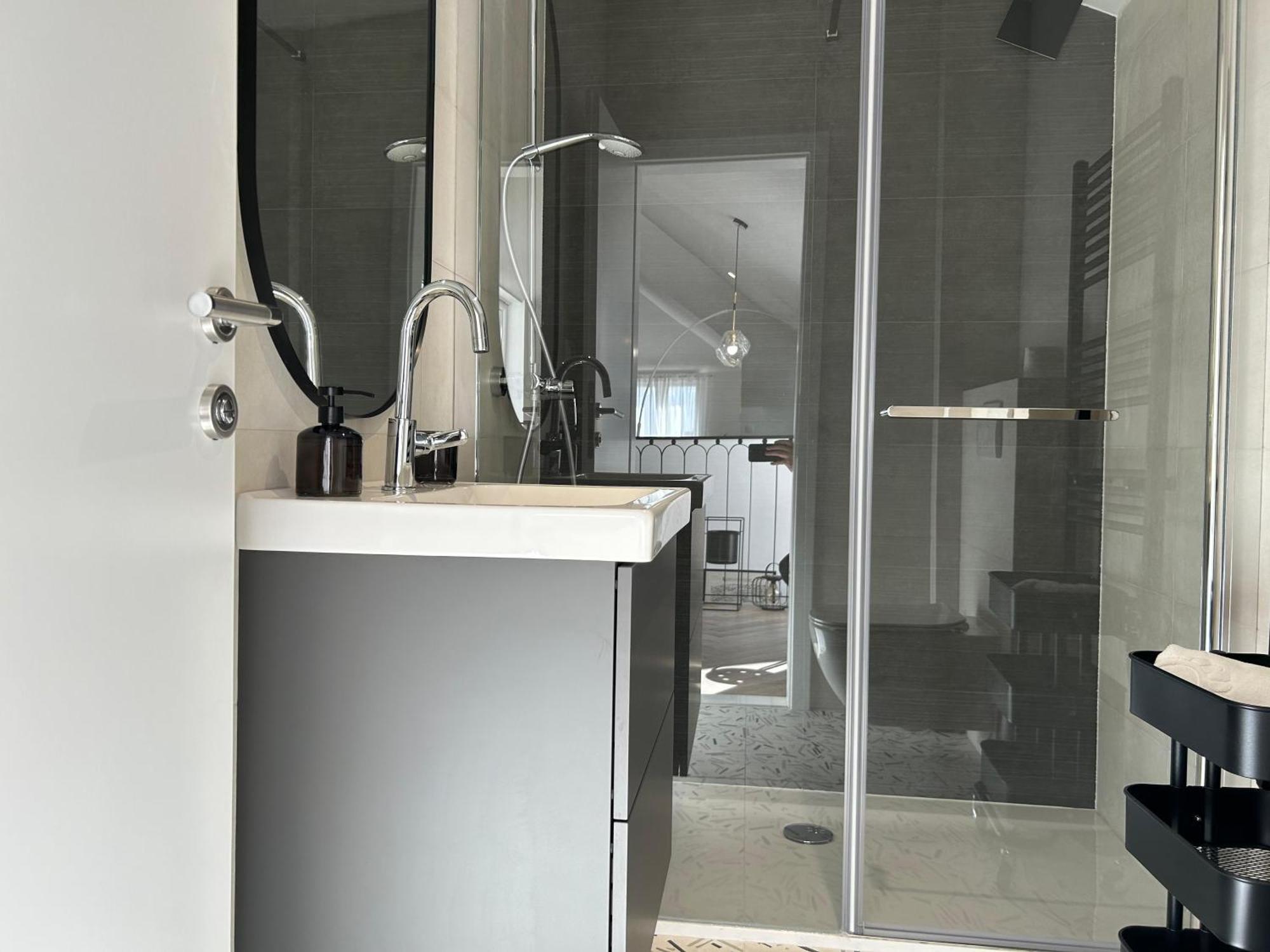 Penthouse Bavis - Brand New Luxurious 3-br - Location In The Center Next To The - Sea View - Buralux Properties *