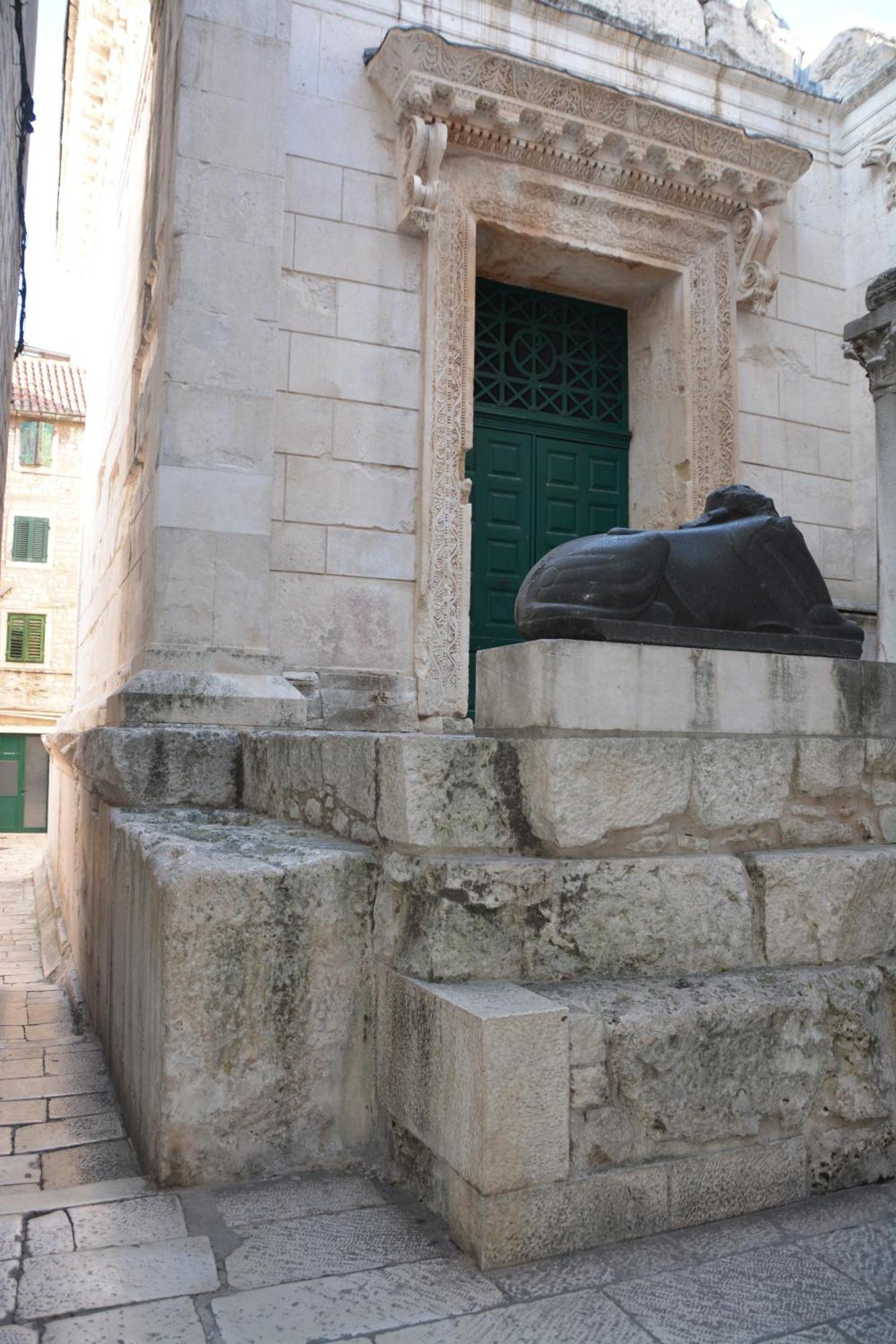 Largo In The Heart Of Diocletian Palace Split