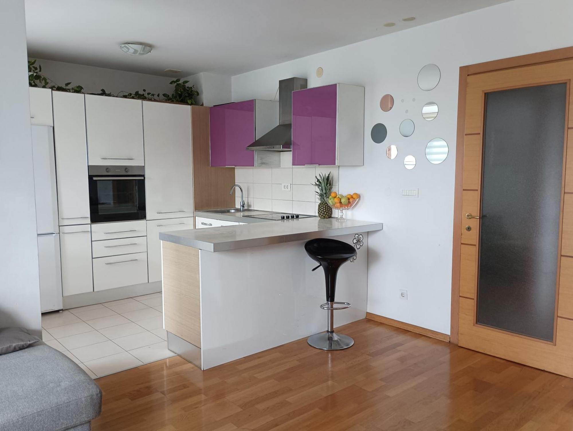 Sea View Znjan Apartman *
