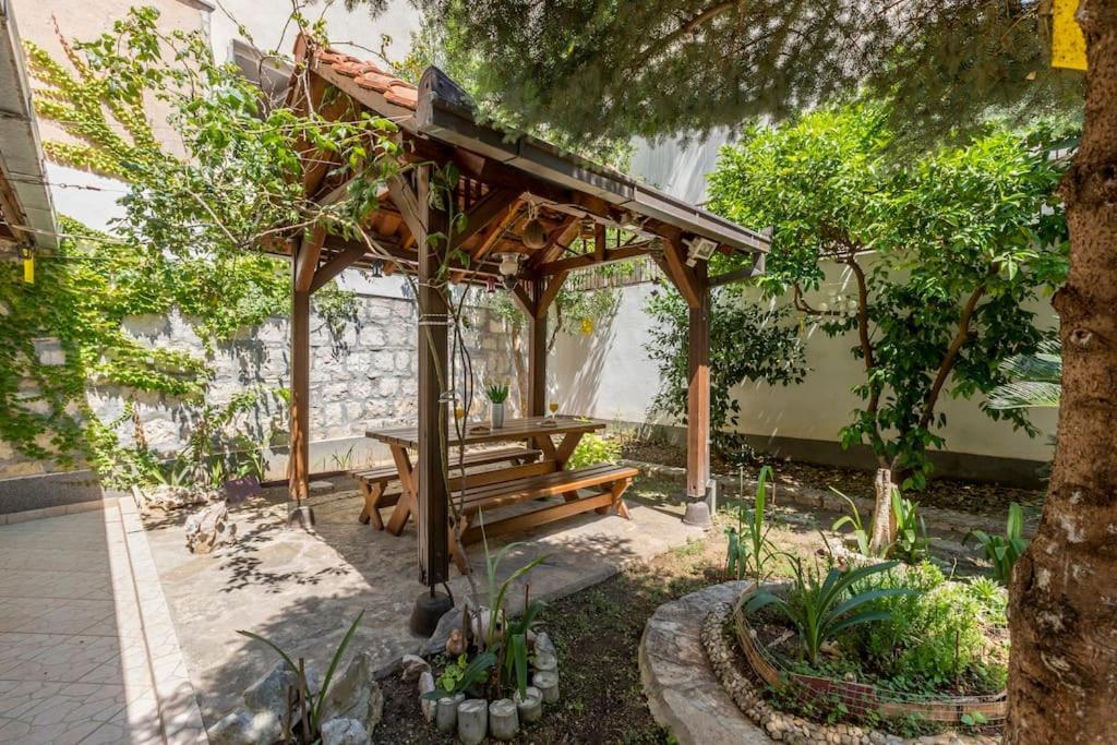 Apartment Paradise Garden Split
