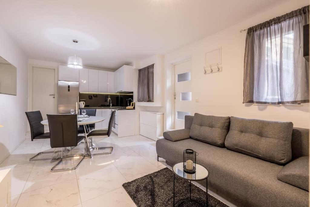 Paradise Garden Apartment Split