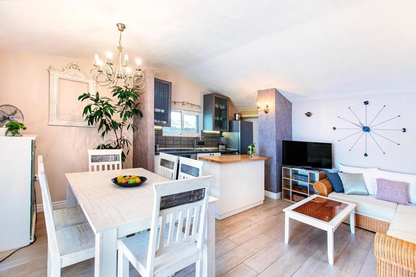 House With A Parking Space - 22315 Holiday home