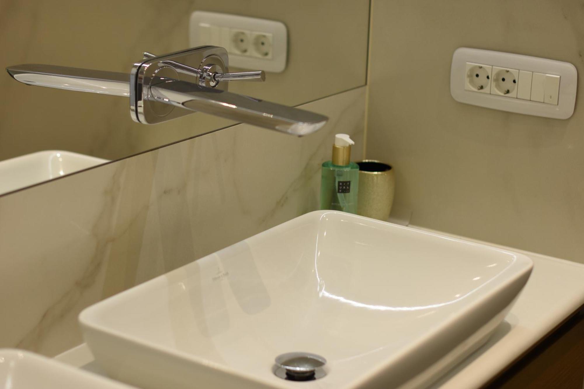Luxury Fortuna Apartment