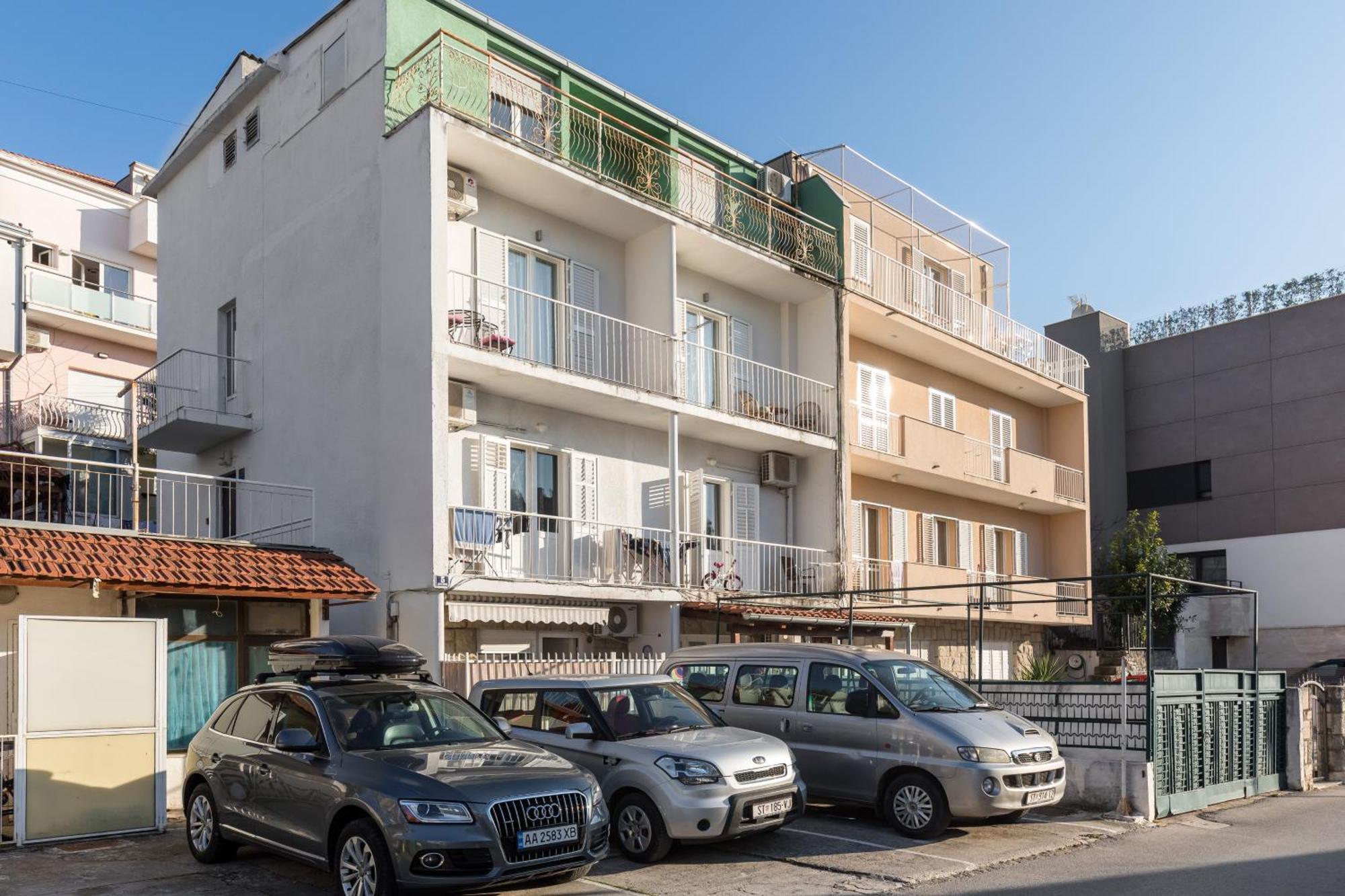 Place Apartment *