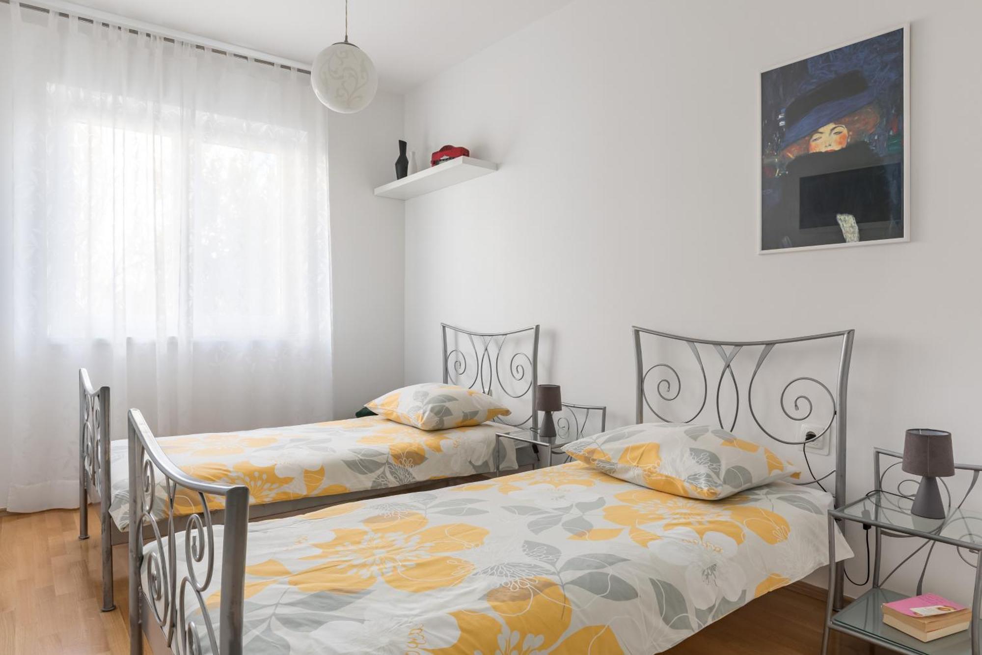 Place Apartment *