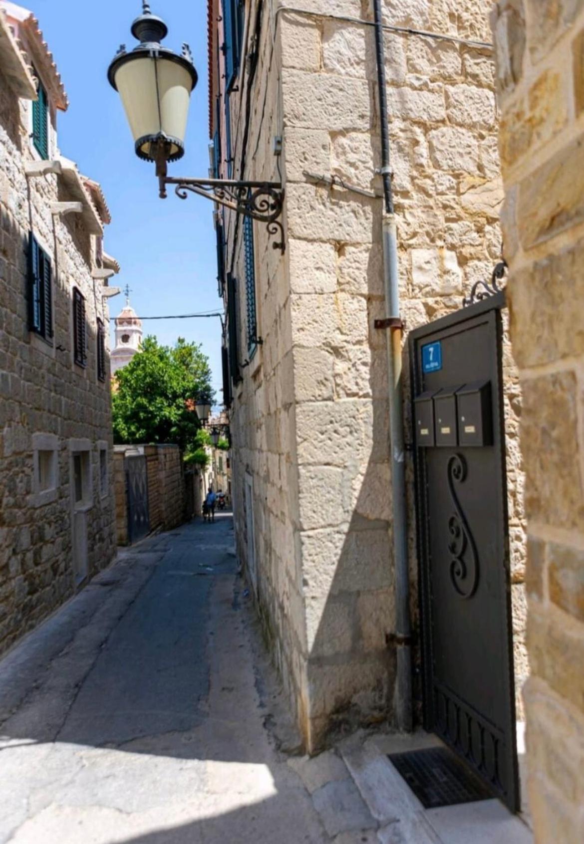 Old Town 1 *