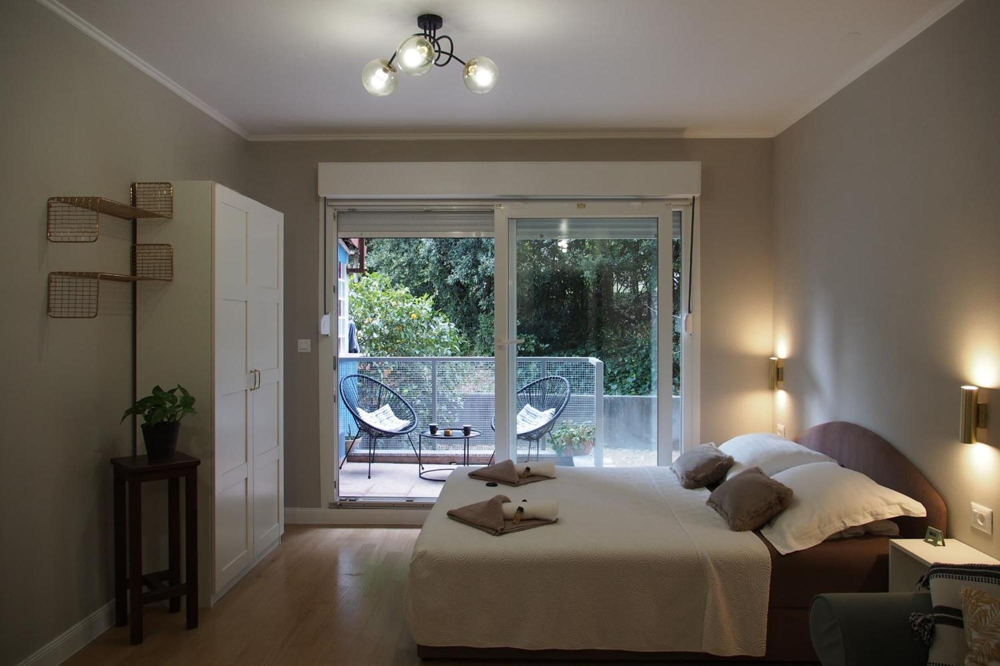 Charming Terrace Appartement