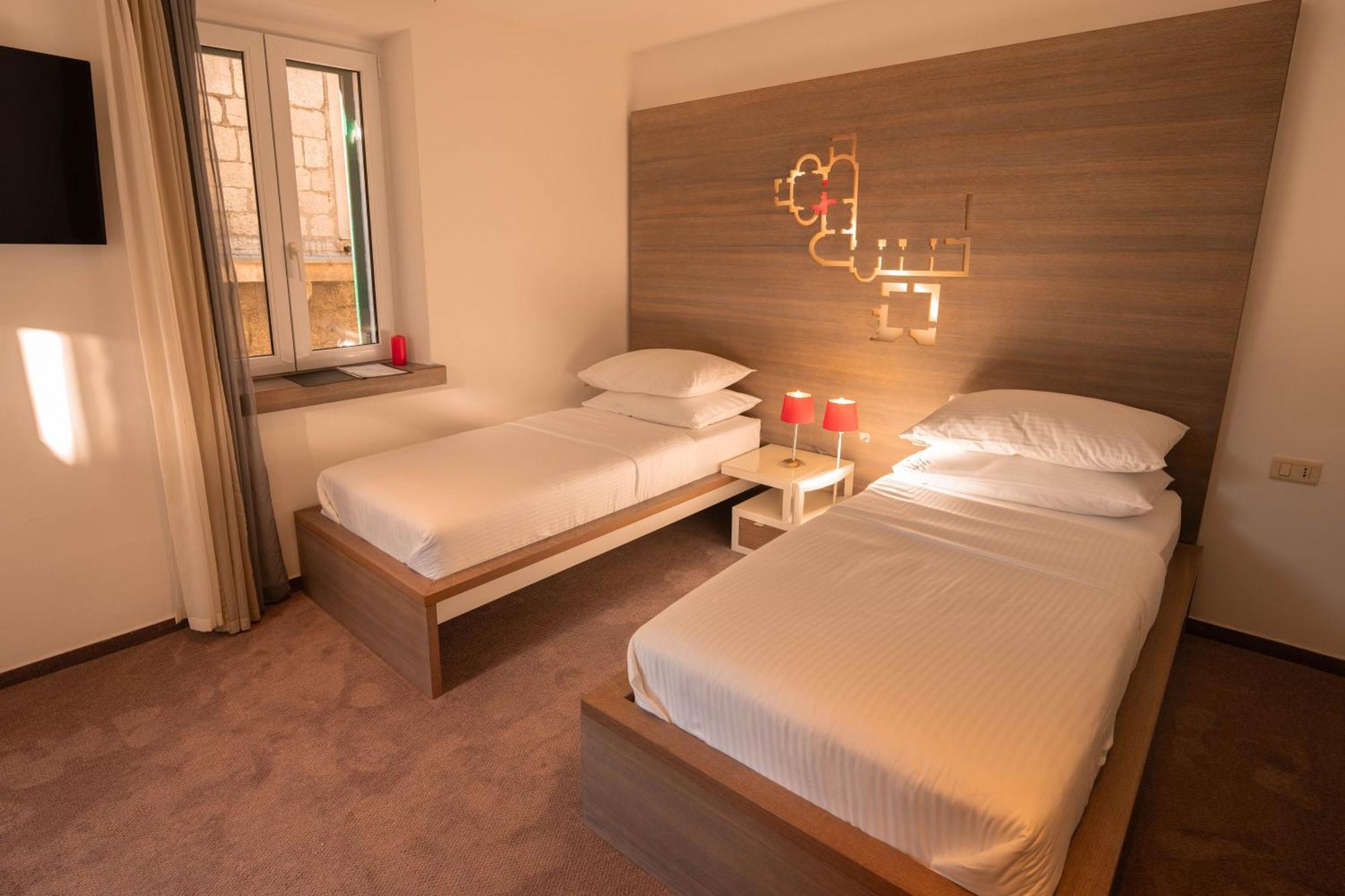 Slavija Culture Heritage Hotel 4*
