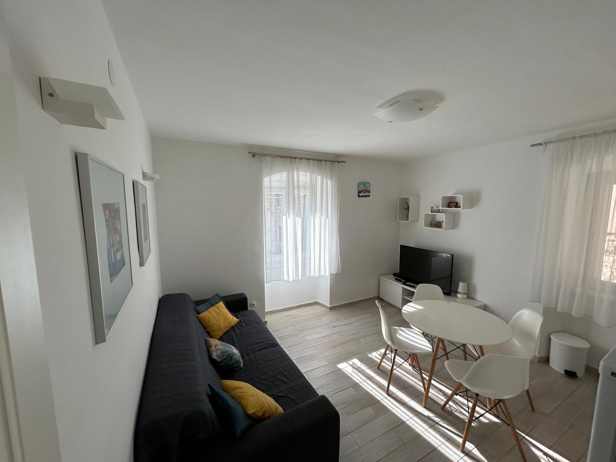 Apartment Perfectly Located Cherry Stone House