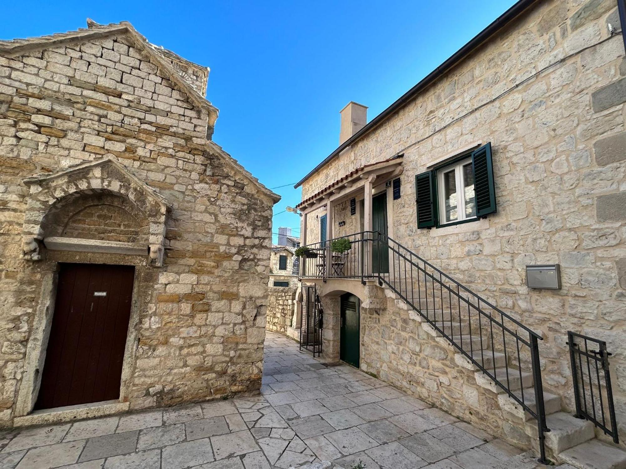 Apartment Mikula And Cvita Stone House