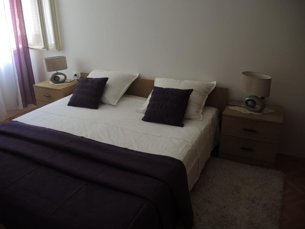 Apartment In Centre For 7