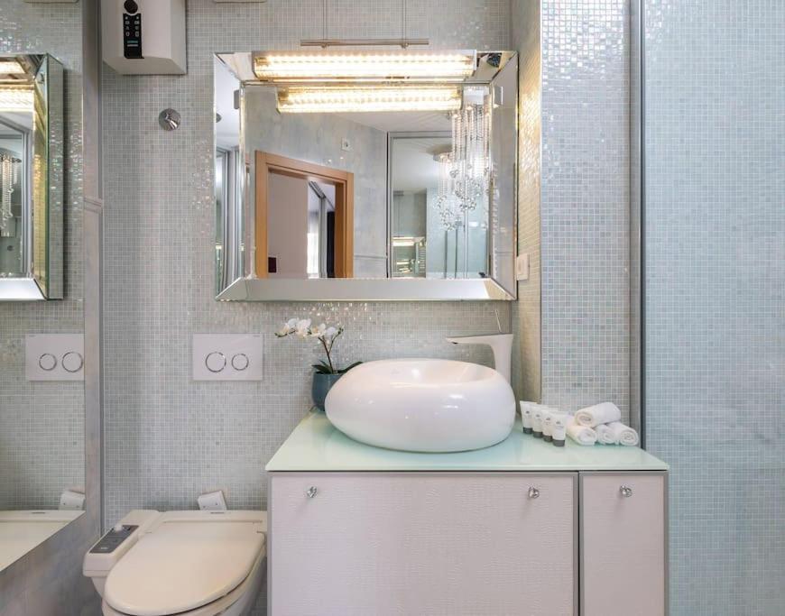Brilliant Blue Luxury Split