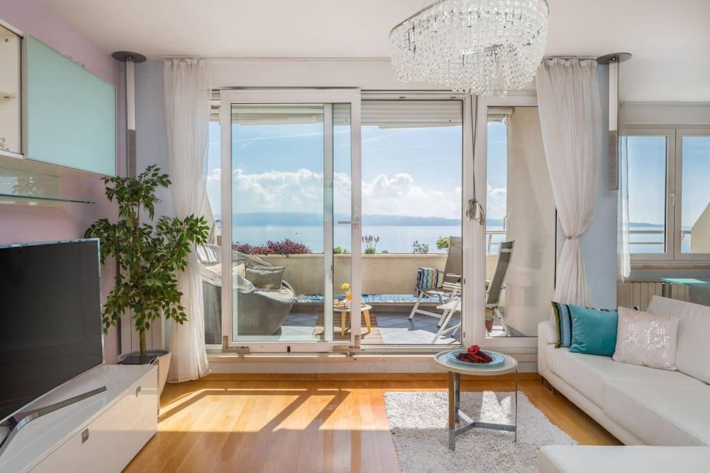 Brilliant Blue Luxury Split