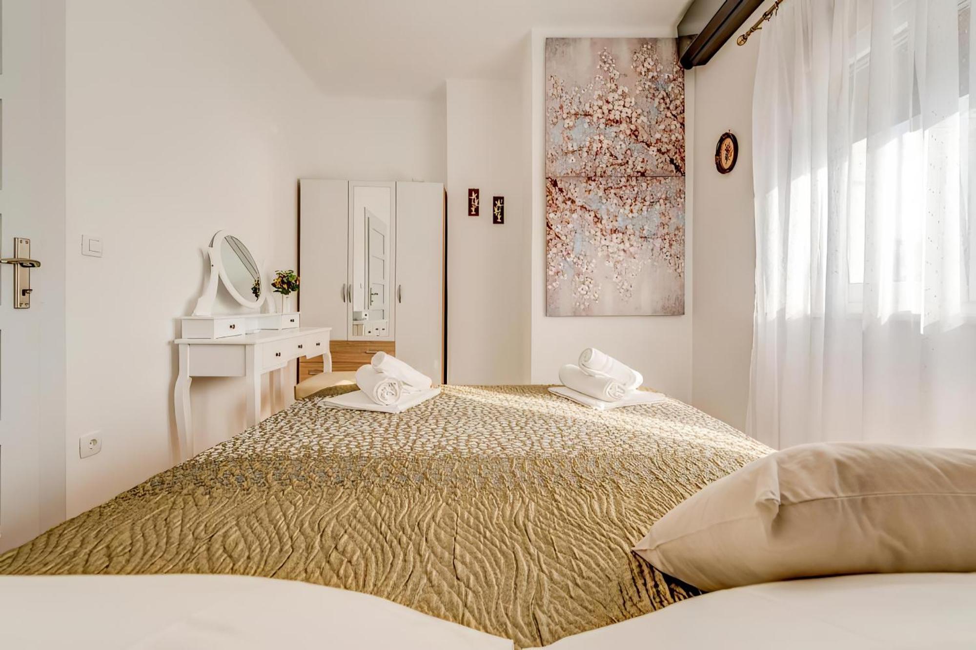 Happy - Holiday home *
