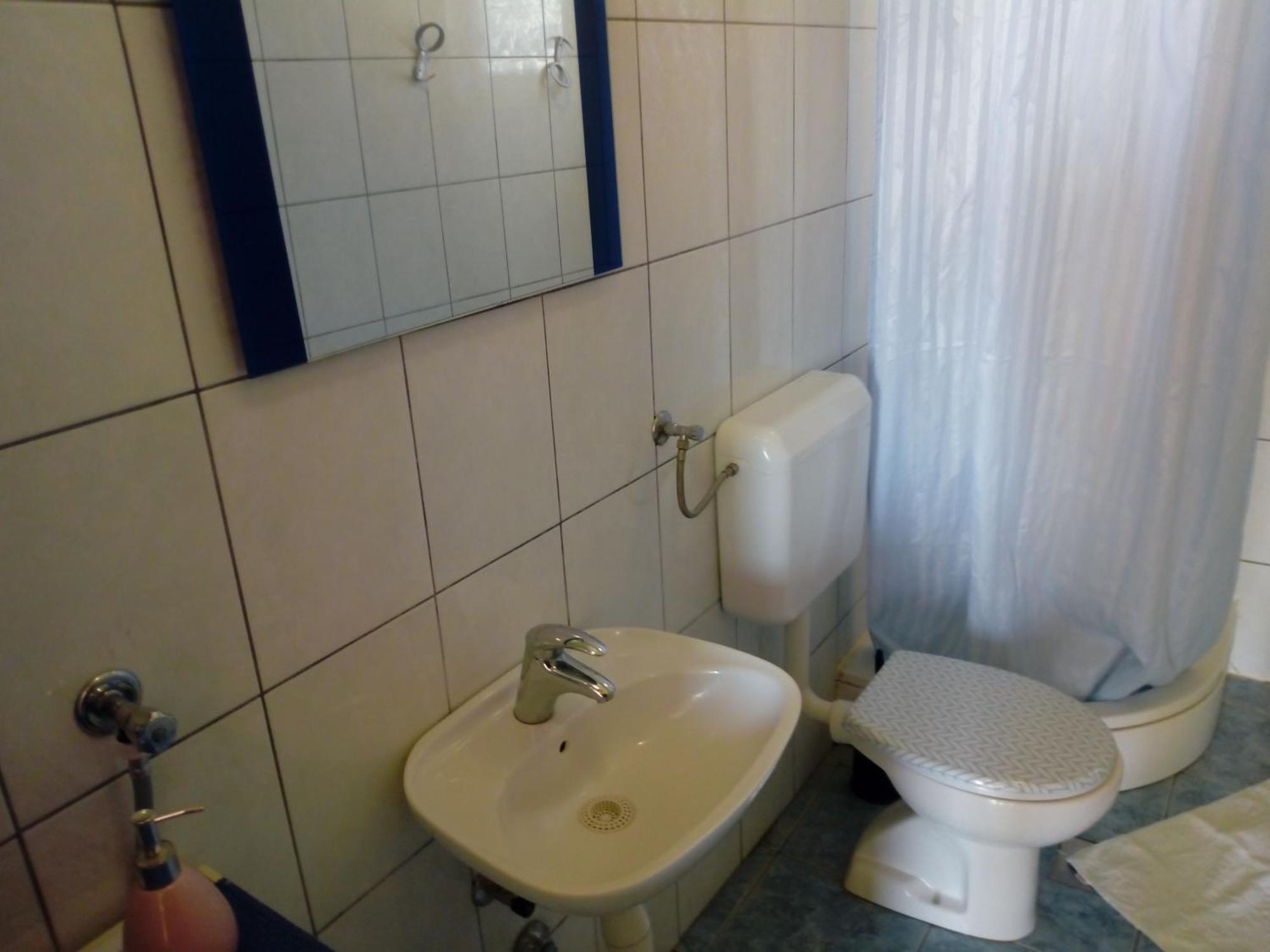 Luka Apartment *