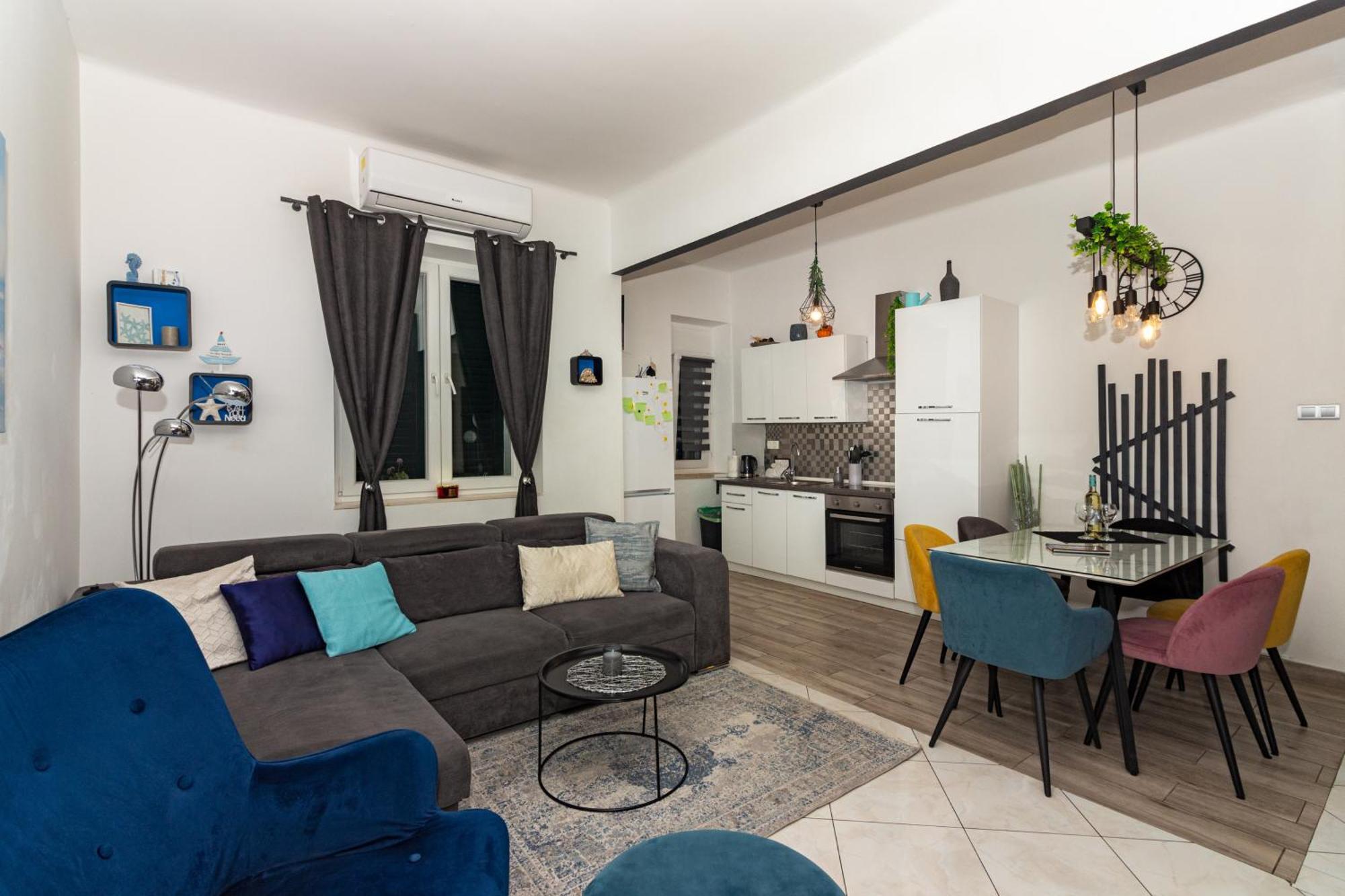Spacious Center Apartment