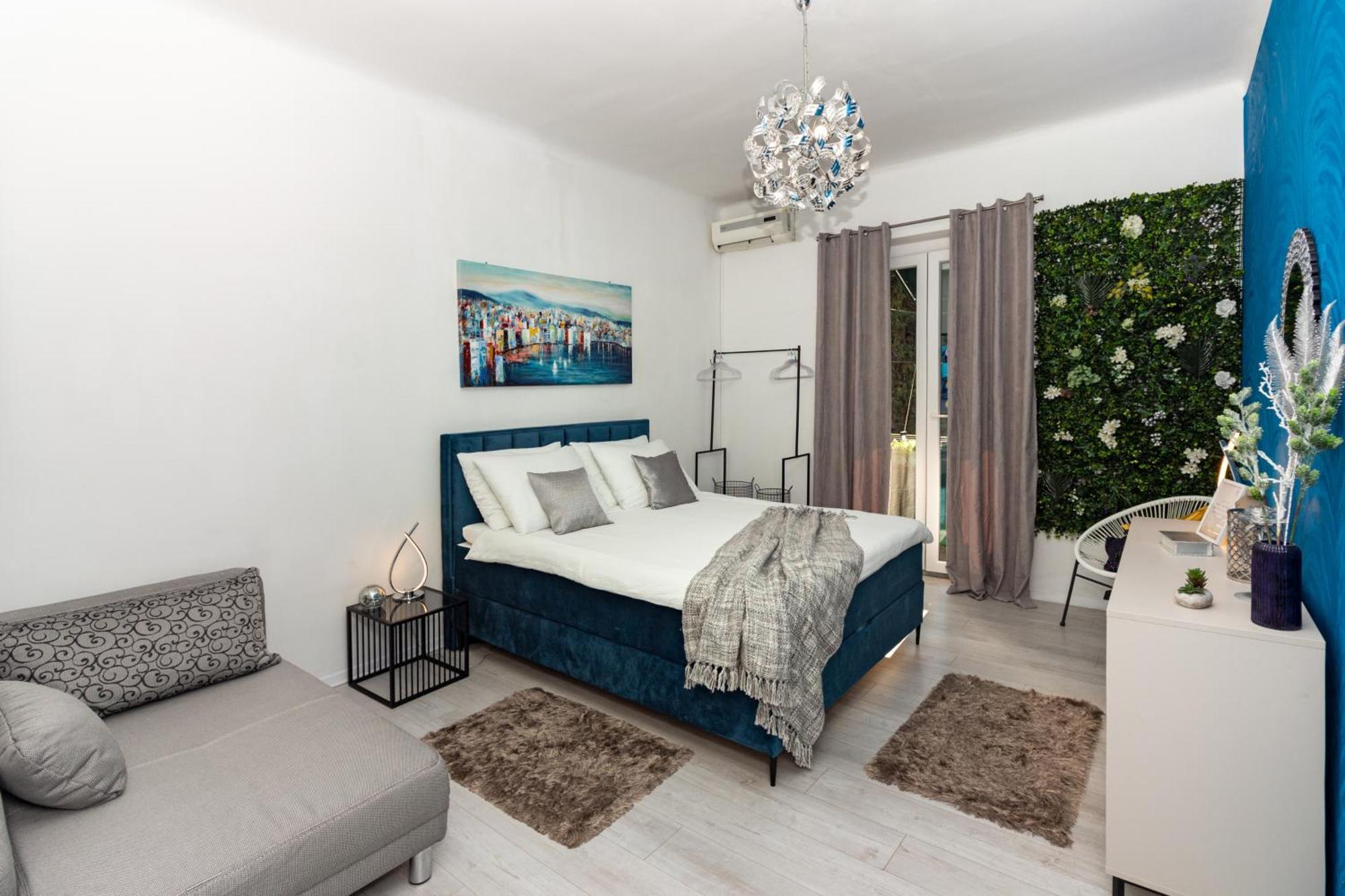 Spacious Center Apartment