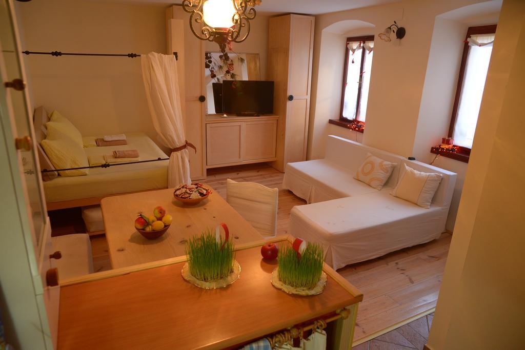 Cecilia Apartment