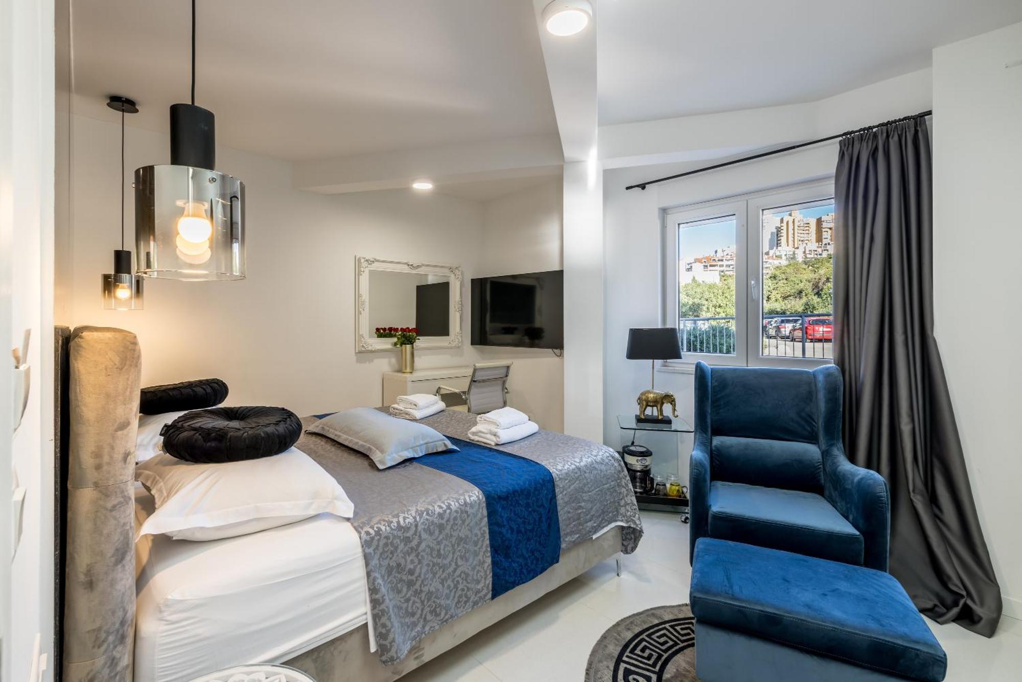 Luxury Split