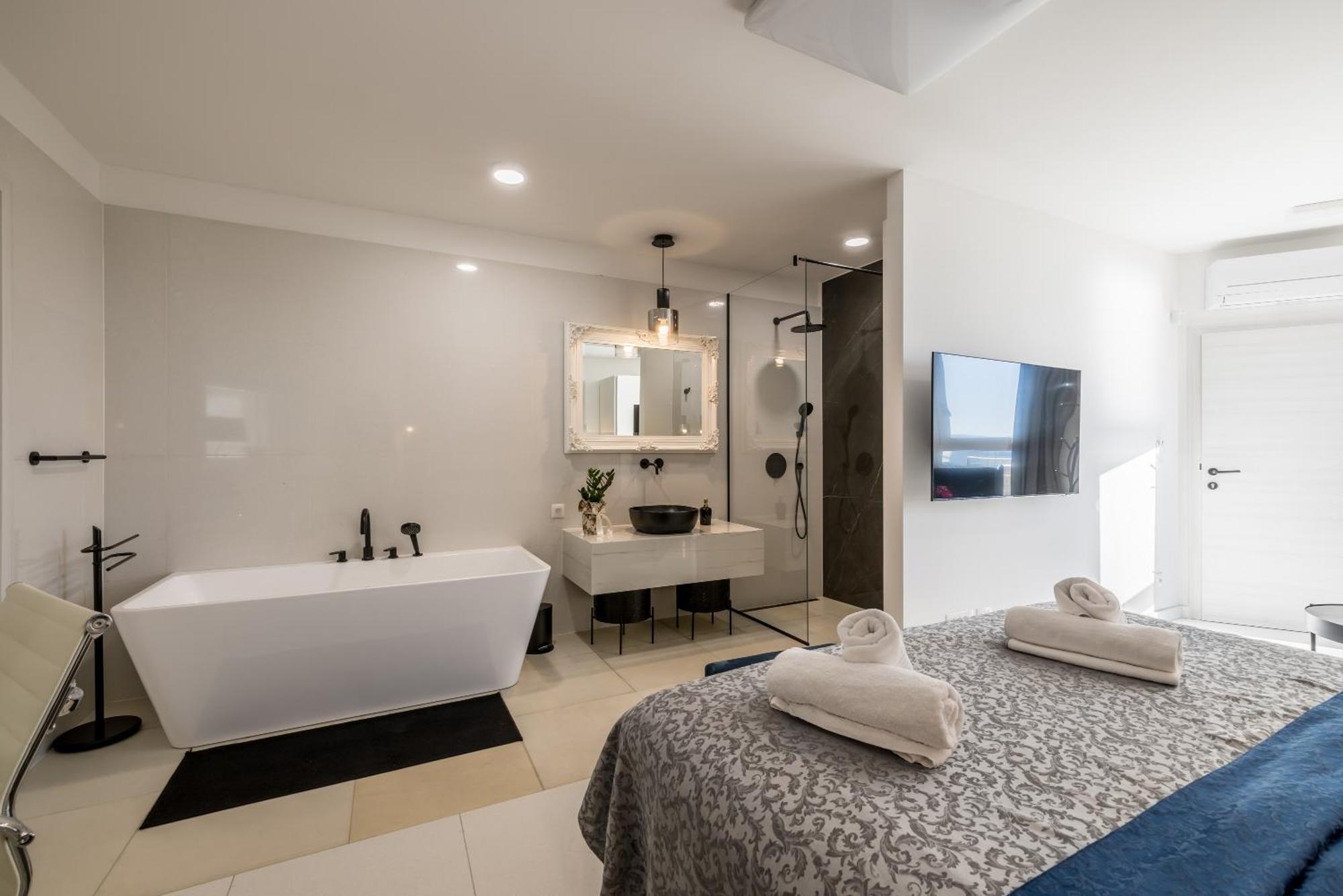 Luxury Split