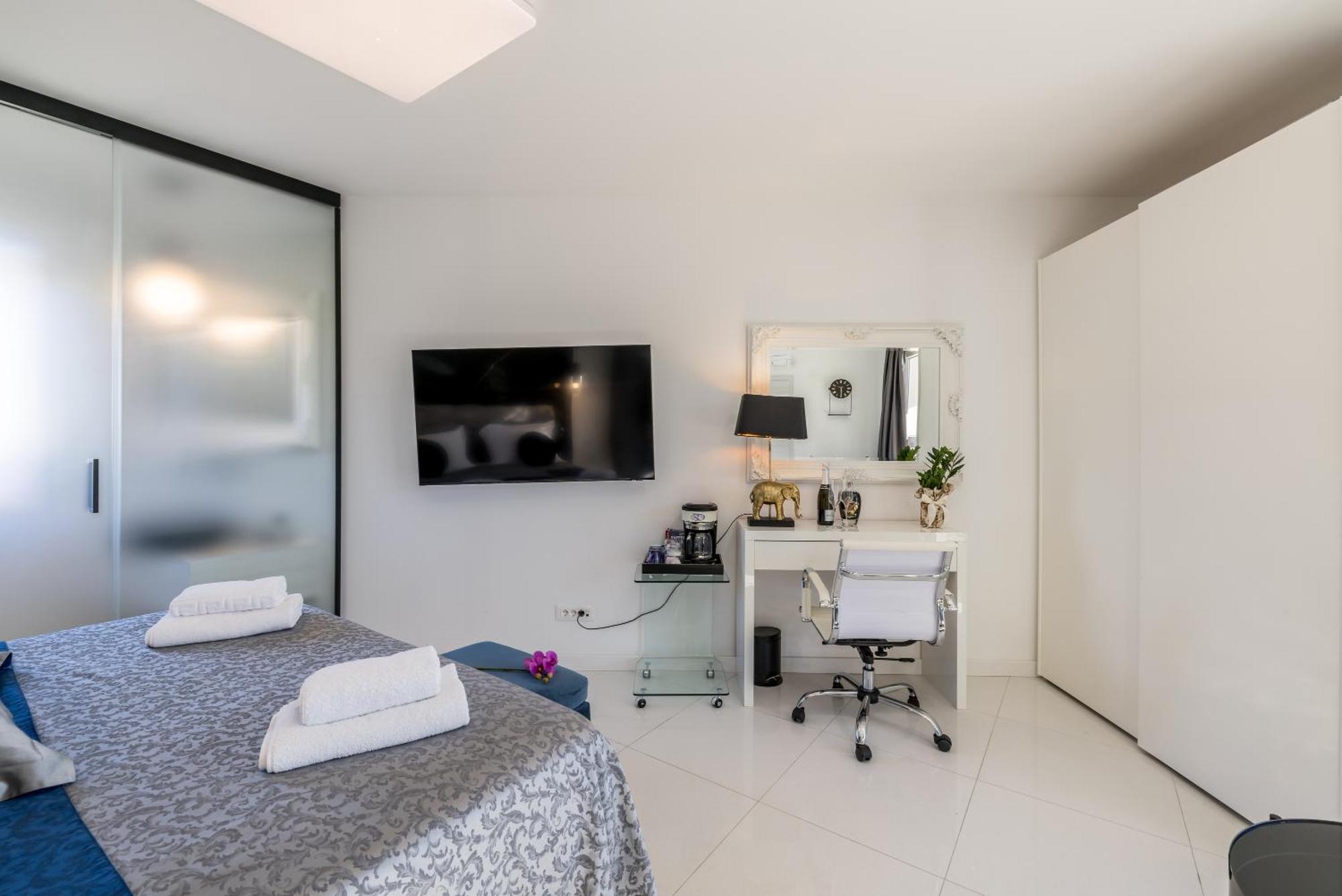 Luxury * Split