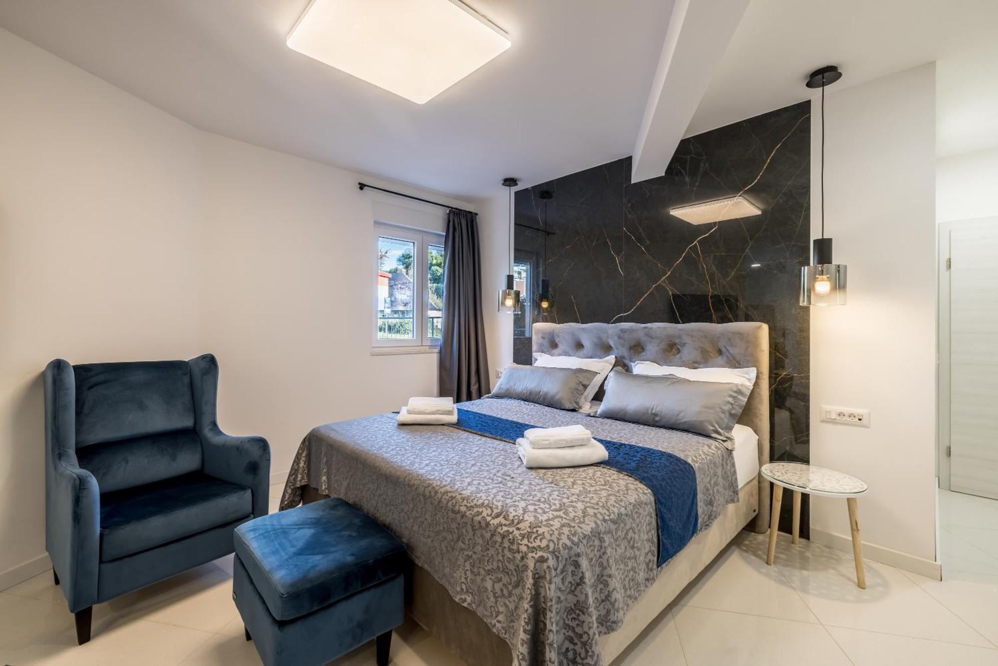Luxury Split