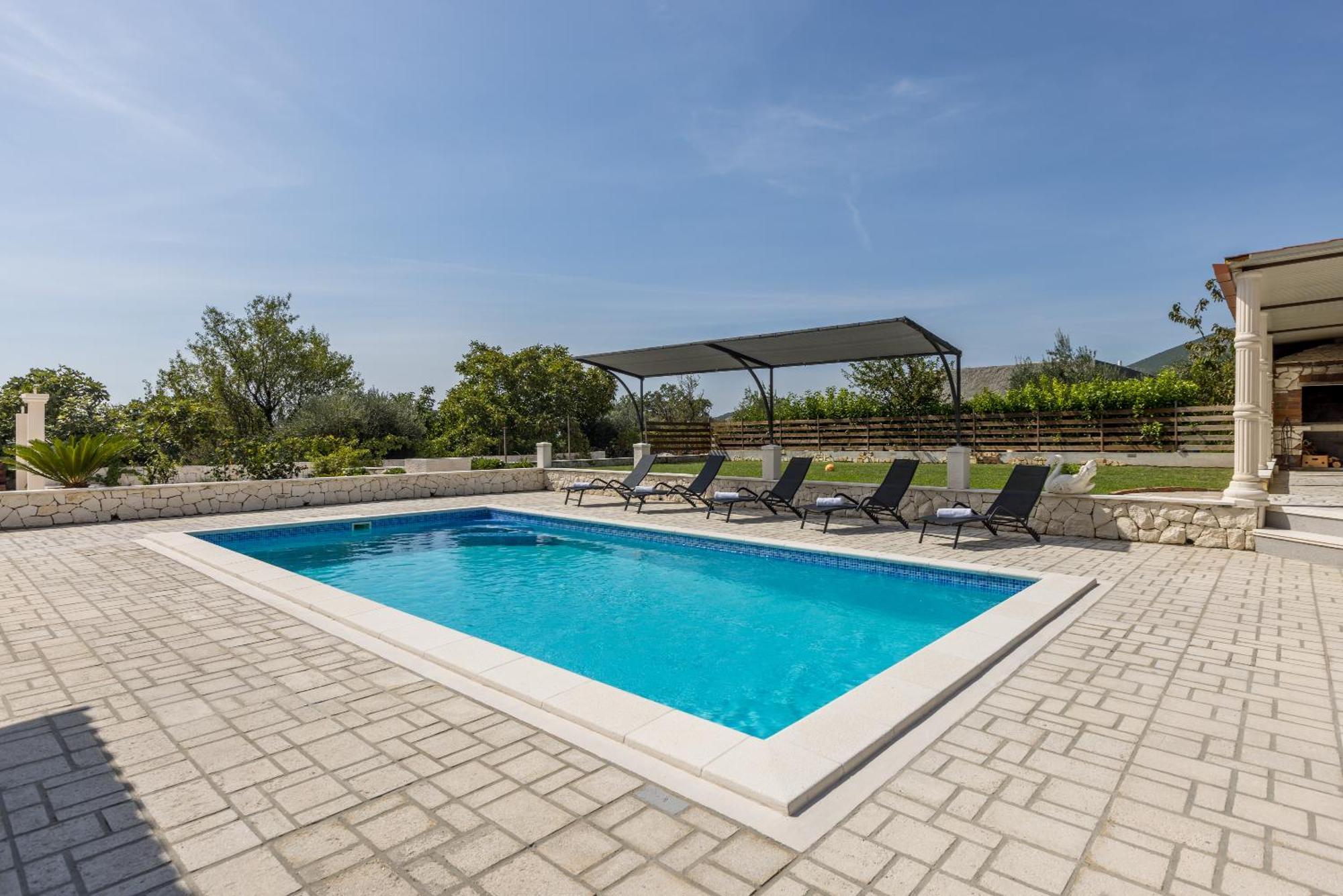 Stari Hill Private Pool Split