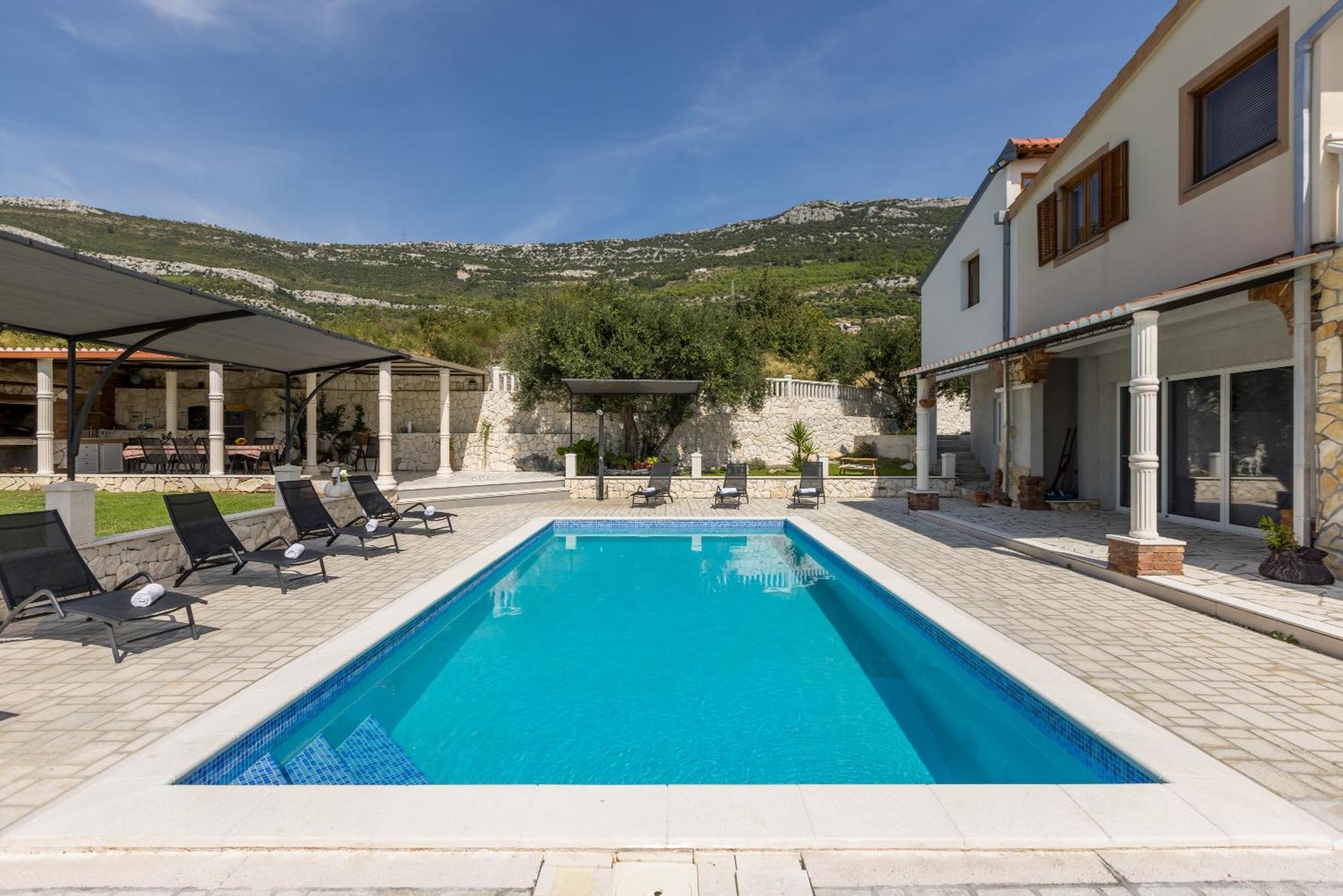 Stari Hill Private Pool Villa