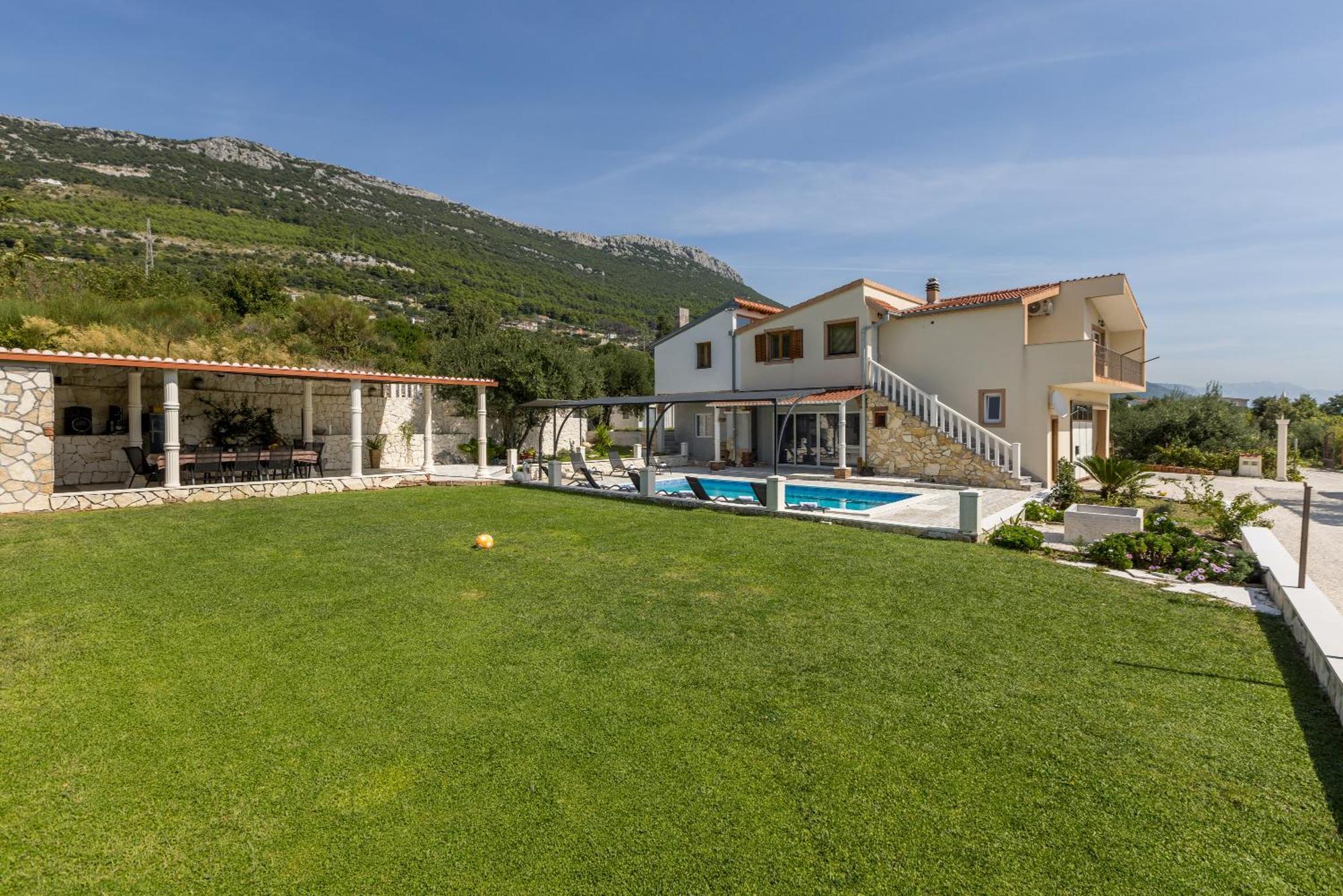 Stari Hill Private Pool