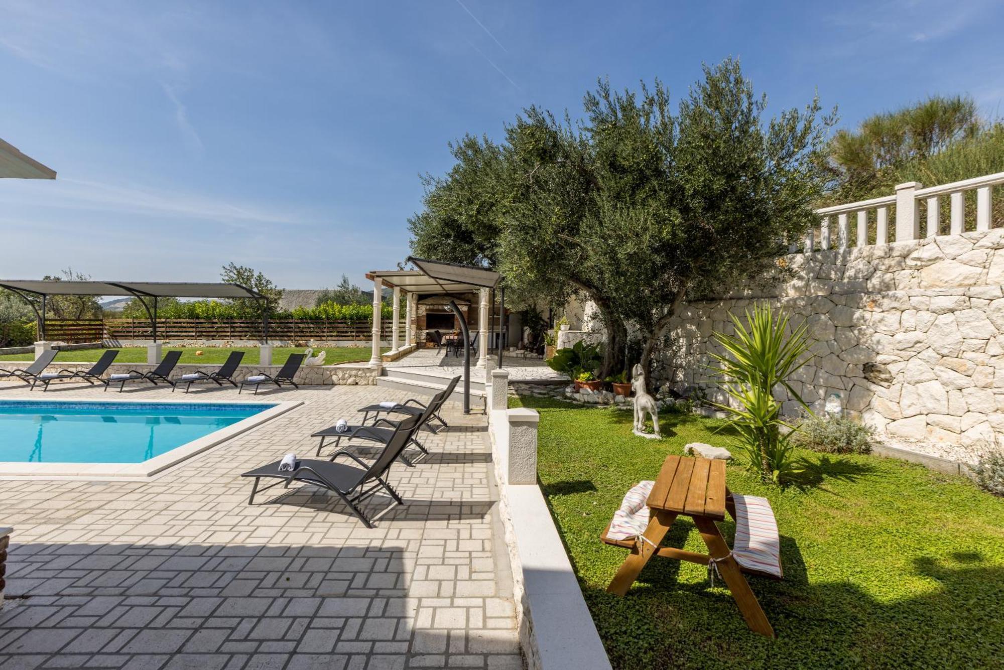 Stari Hill Private Pool Villa *
