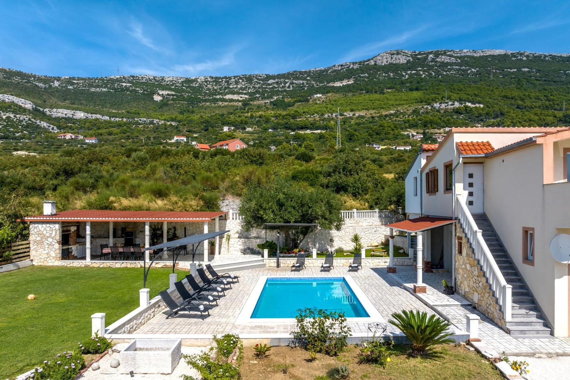 Stari Hill Private Pool Villa