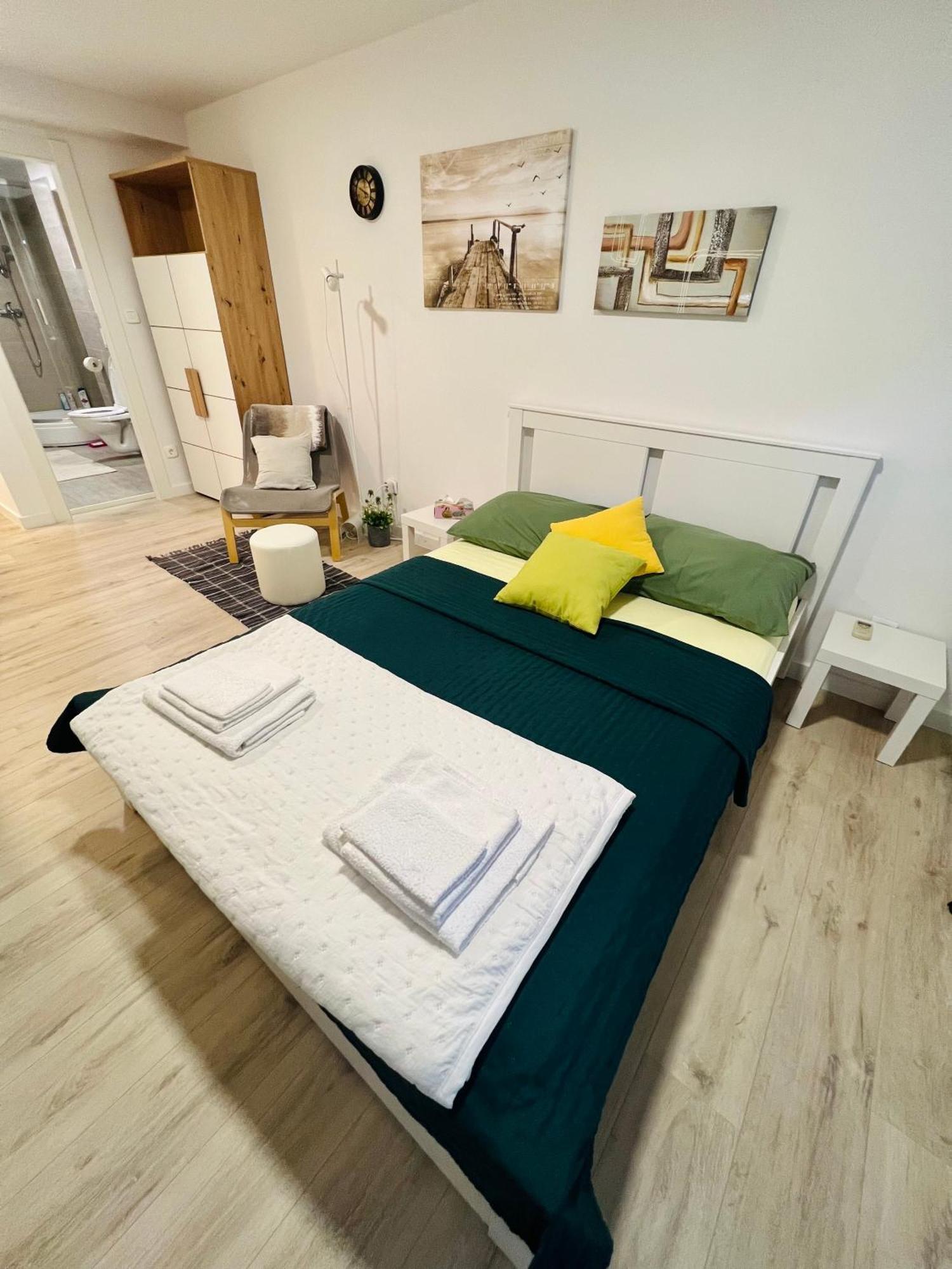 Moon No.2 Apartment